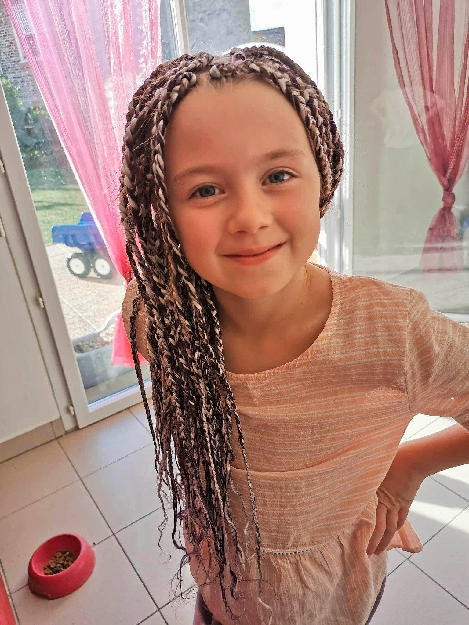 Noemie a rejoint le concours — aidez-le/la à gagner de superbes lots ! black_hair, braid, brown_hair, child_model, cornrows, dreadlocks, fashion_accessory, forehead, hair, hair_accessory, hair_coloring, hairstyle, headgear, headpiece, headwear, joy, lip, long_hair, person, pigtail