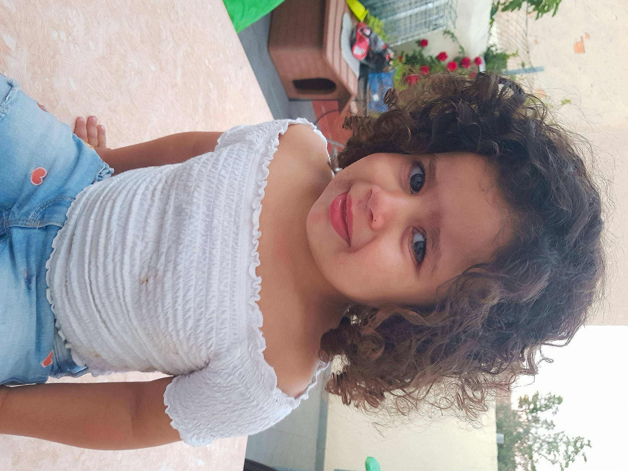 Jenna a rejoint le concours — aidez-le/la à gagner de superbes lots ! black_hair, blue, eyebrow, eyelash, face, happy, iris, joint, leisure, lip, mouth, neck, nose, person, plant, shoulder, skin, smile, textile, thigh