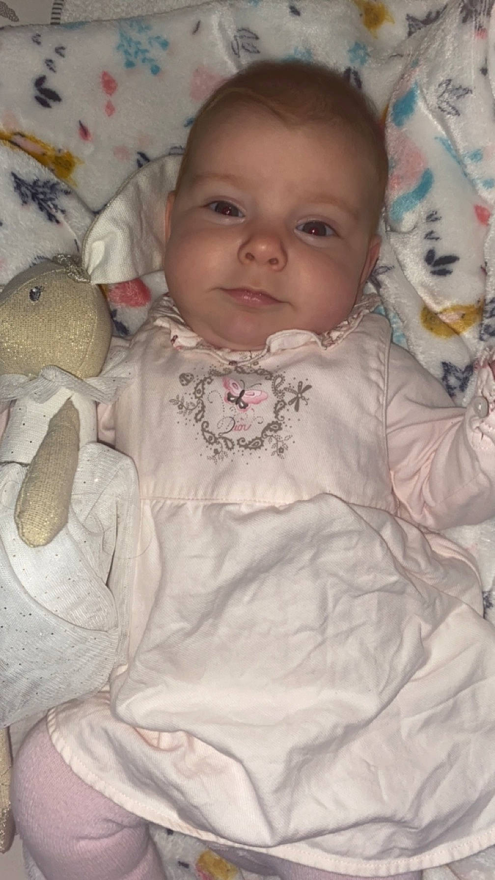 Jade a rejoint le concours — aidez-le/la à gagner de superbes lots ! baby, baby_products, baby_toddler_clothing, cheek, child, comfort, eye, eyebrow, face, head, iris, linens, lip, mouth, nose, person, skin, sleeve, smile, toddler