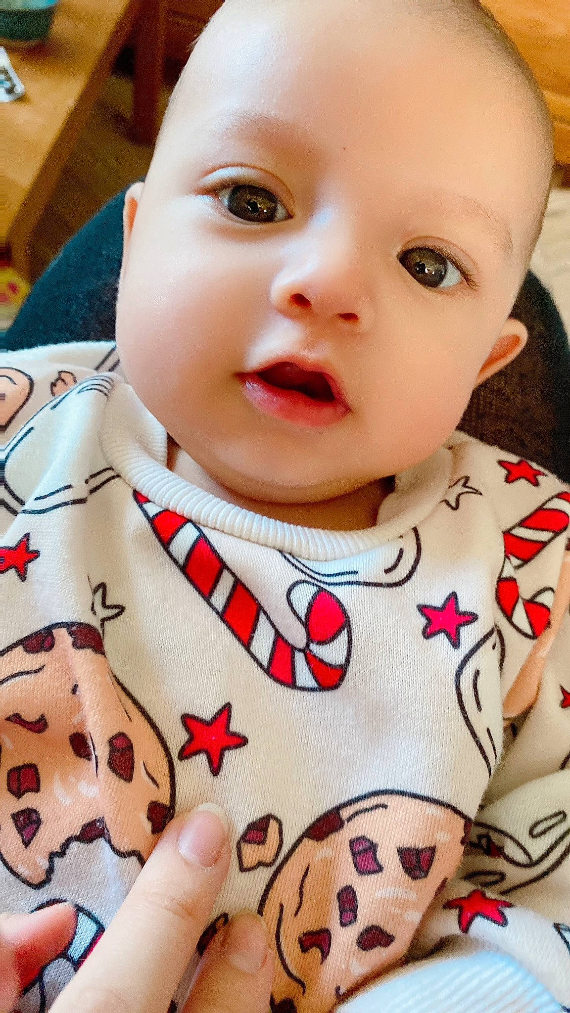 Luka a rejoint le concours — aidez-le/la à gagner de superbes lots ! baby, baby_toddler_clothing, cheek, child, collar, eyelash, facial_expression, happy, iris, lip, mouth, neck, nose, pattern, person, pink, product, skin, sleeve, toddler