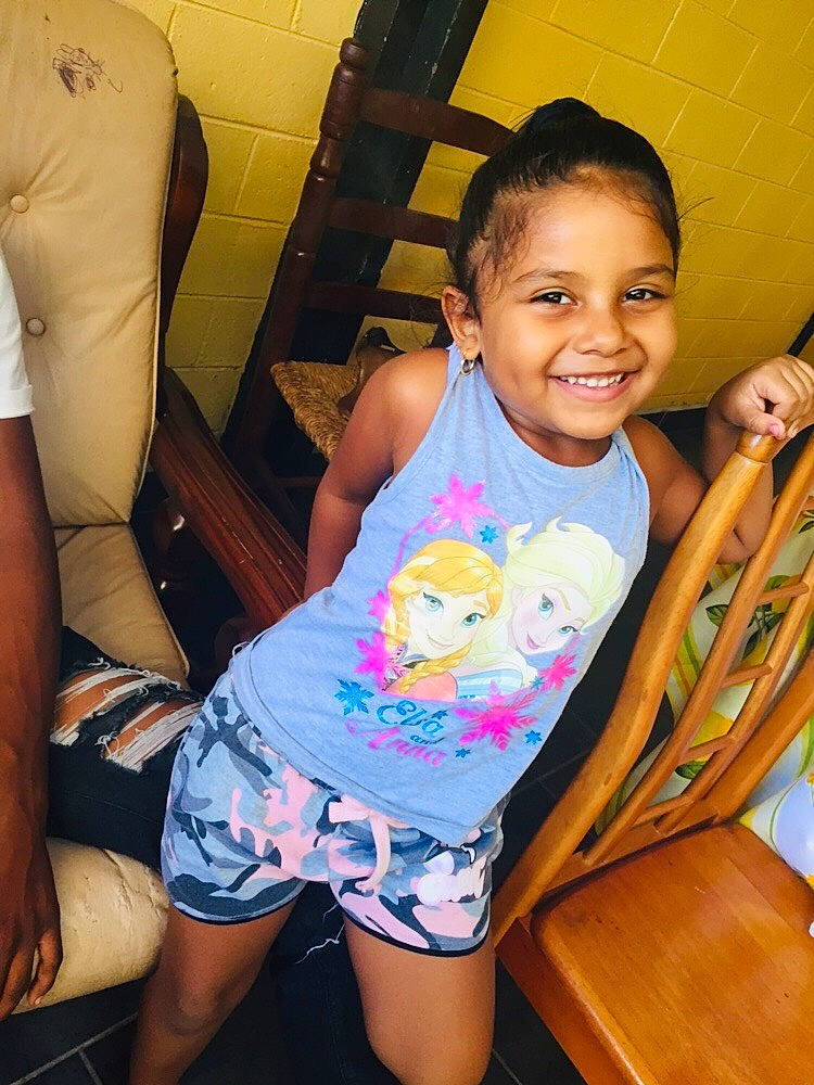 Djanaelle participe au concours pour gagner de l'argent avec cette photo : abdomen, child, fun, happy, human_leg, joy, leg, person, smile, thigh, toddler, vacation