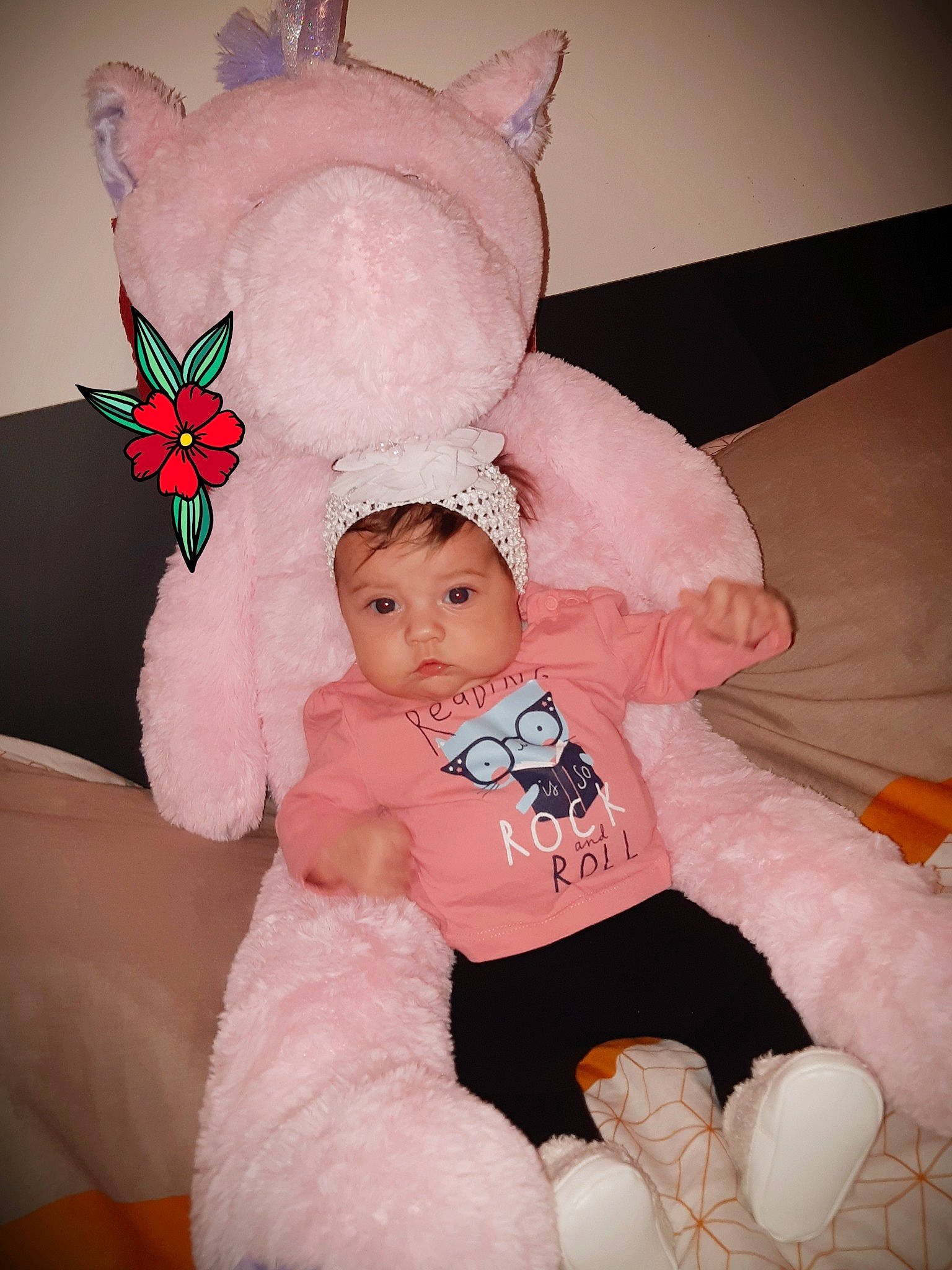 Evana a rejoint le concours — aidez-le/la à gagner de superbes lots ! baby, child, costume, ear, headgear, peach, person, pink, plush, stuffed_toy, teddy_bear, toddler, toy