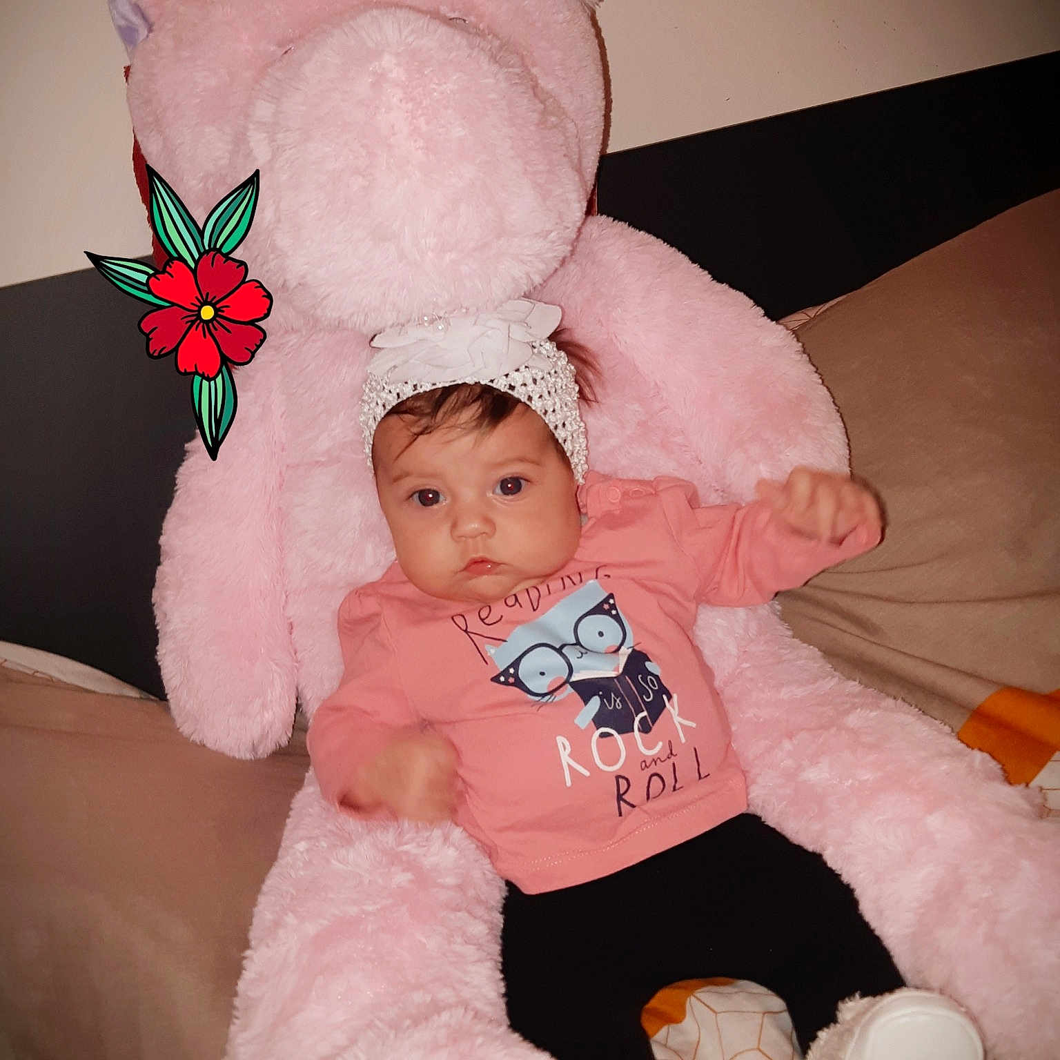 Evana a rejoint le concours — aidez-le/la à gagner de superbes lots ! baby, child, costume, ear, headgear, peach, person, pink, plush, stuffed_toy, teddy_bear, toddler, toy