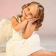 Flora participe au concours pour gagner de l'argent avec cette photo :