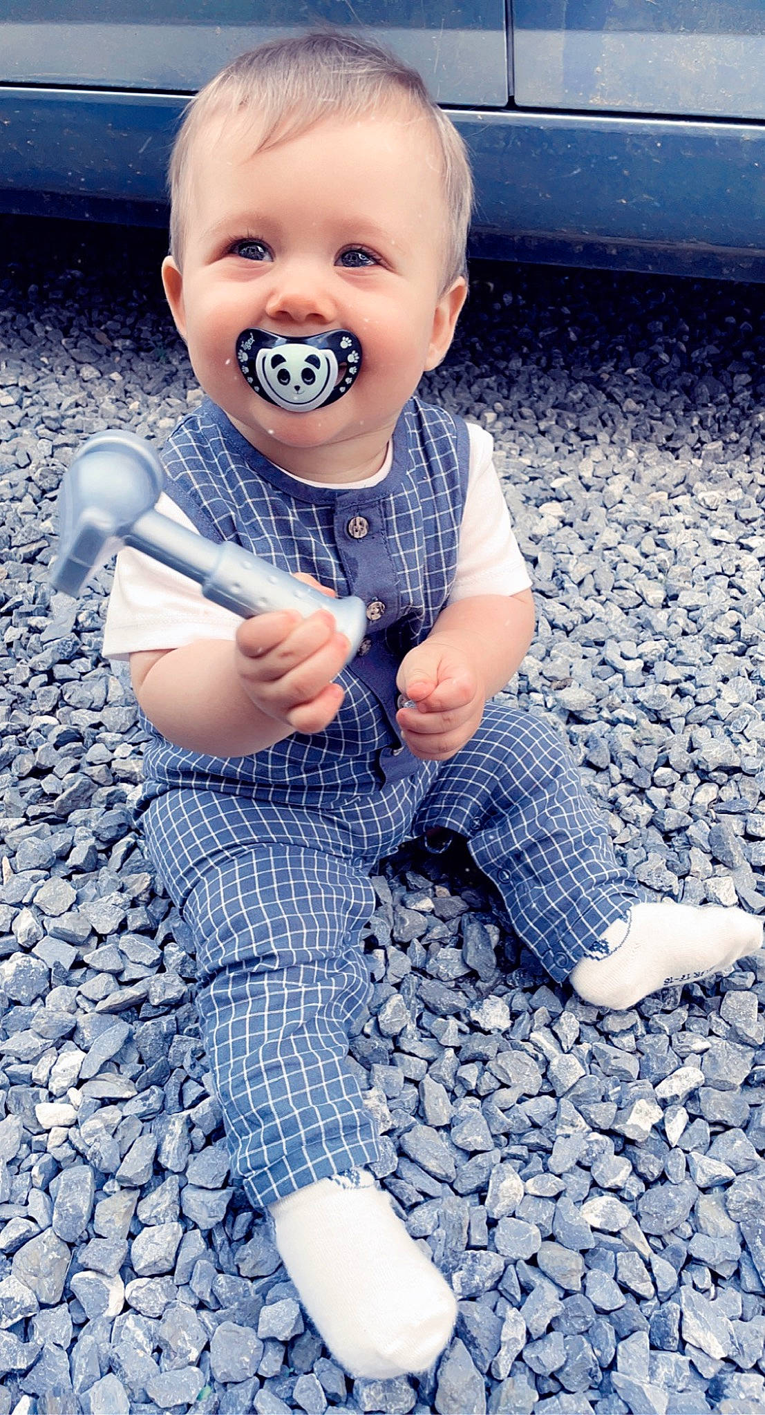 Malo a rejoint le concours — aidez-le/la à gagner de superbes lots ! azure, baby, baby_toddler_clothing, child, cool, eye, face, flash_photography, fun, grass, hairstyle, happy, joy, leaf, people_in_nature, person, photograph, skin, standing, summer