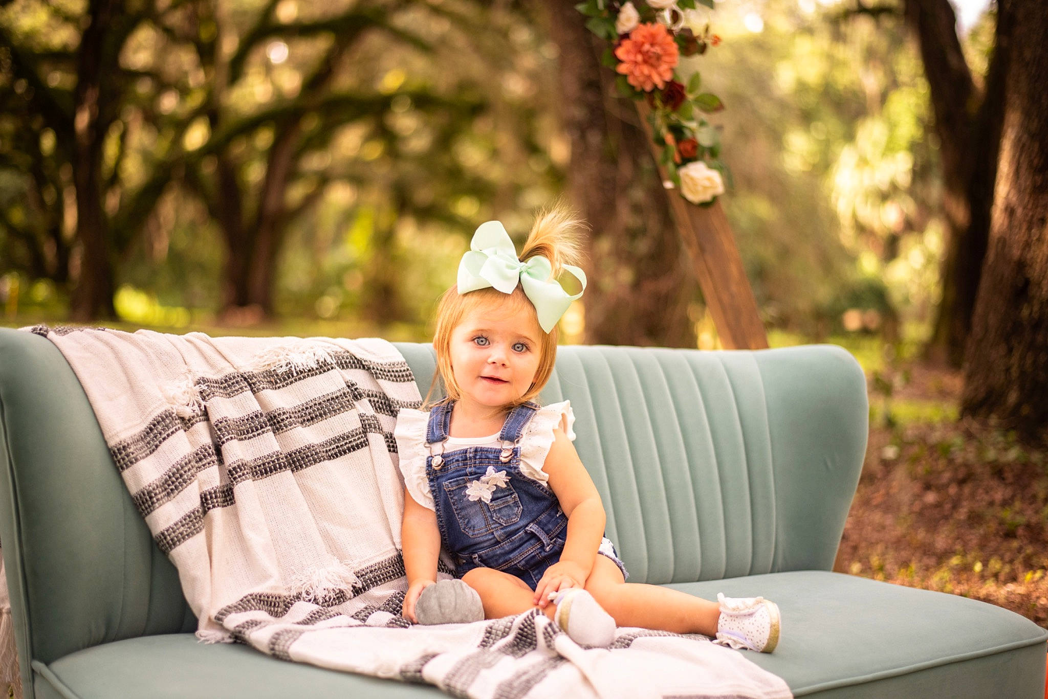 Braelyn is registered to the contest to win money with this photo: beauty, comfort, couch, flash_photography, flower, furniture, grass, hairstyle, happy, human_leg, joy, leisure, morning, person, plant, recreation, sitting, studio_couch, summer, sunlight