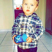 James participe au concours pour gagner de l'argent avec cette photo :