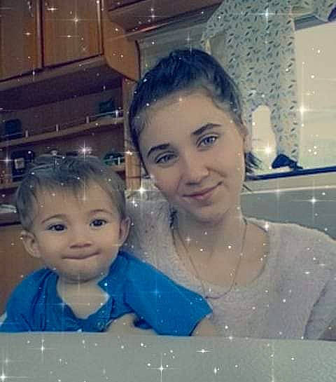 Bayron participe au concours pour gagner de l'argent avec cette photo : baby, child, eye, face, family, fun, happy, head, iris, joy, people, person, photography, selfie, sibling, sky, smile, snapshot, square, toddler