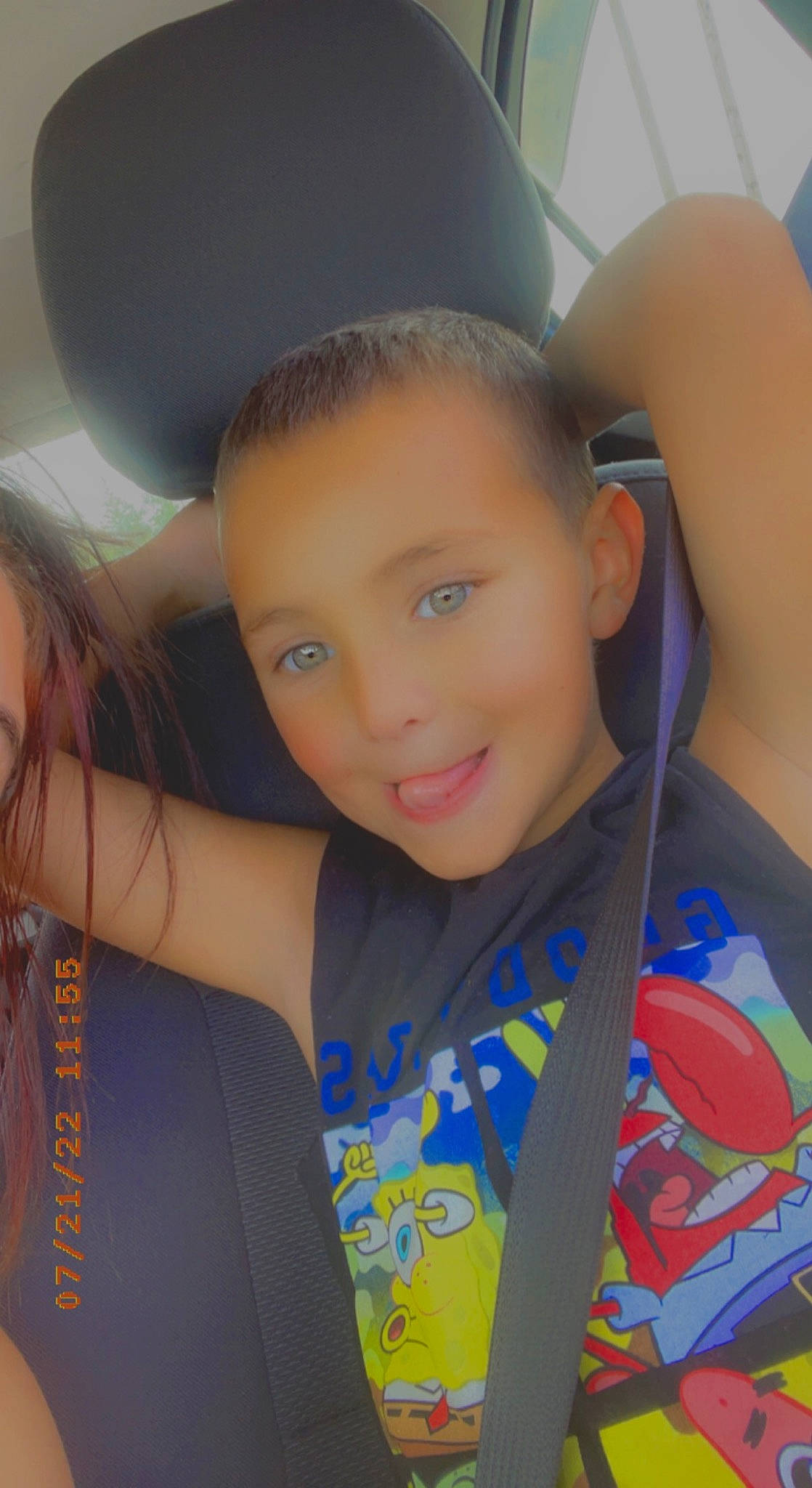 Maverick participe au concours pour gagner de l'argent avec cette photo : black_hair, cool, electric_blue, eye, eyebrow, fashion, forehead, fun, hair, hairstyle, happy, iris, joy, leisure, neck, nose, organ, person, skin, smile