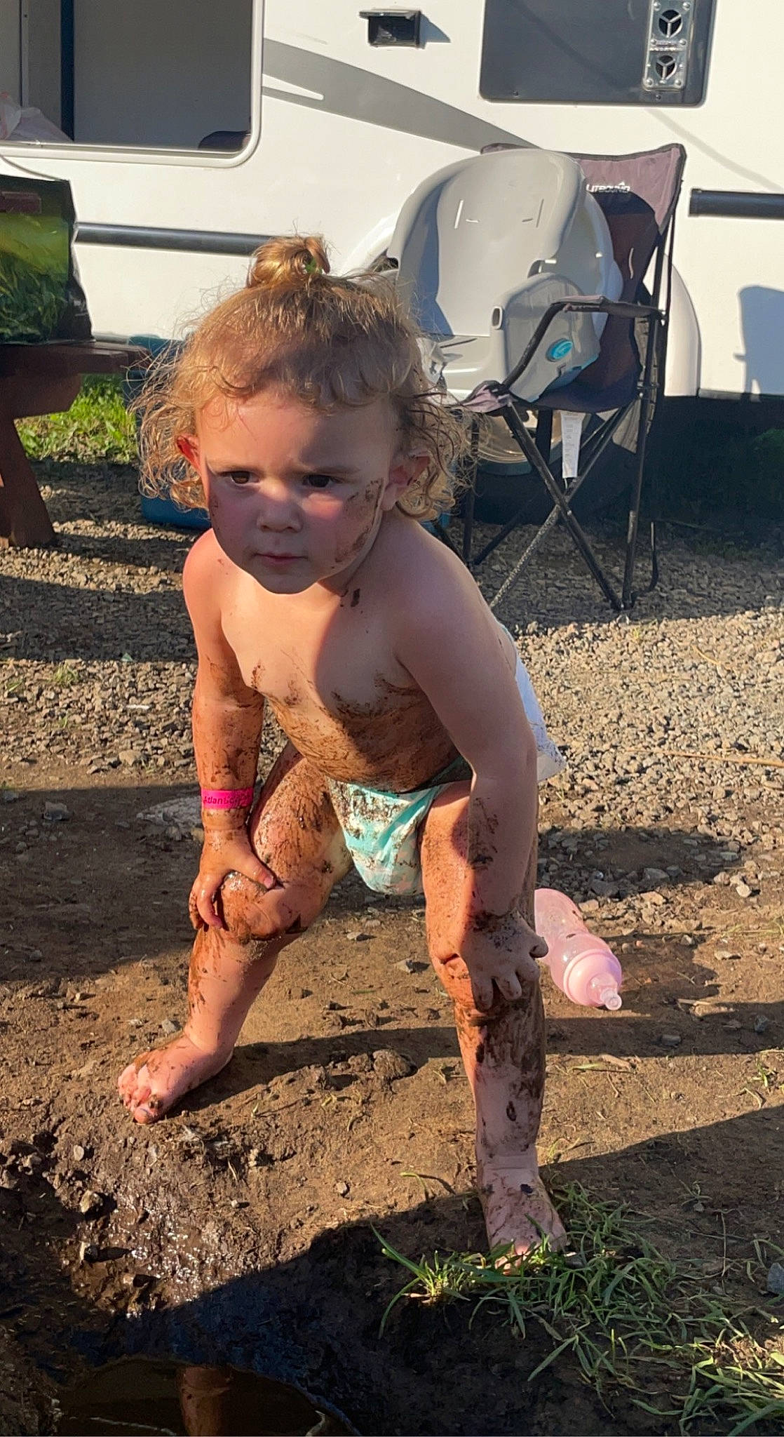 Mayzie-kym participe au concours pour gagner de l'argent avec cette photo : barechested, barefoot, chair, chest, child, foot, fun, grass, hair, happy, human_leg, leg, people_in_nature, people_on_beach, person, sand, sitting, soil, thigh, toddler