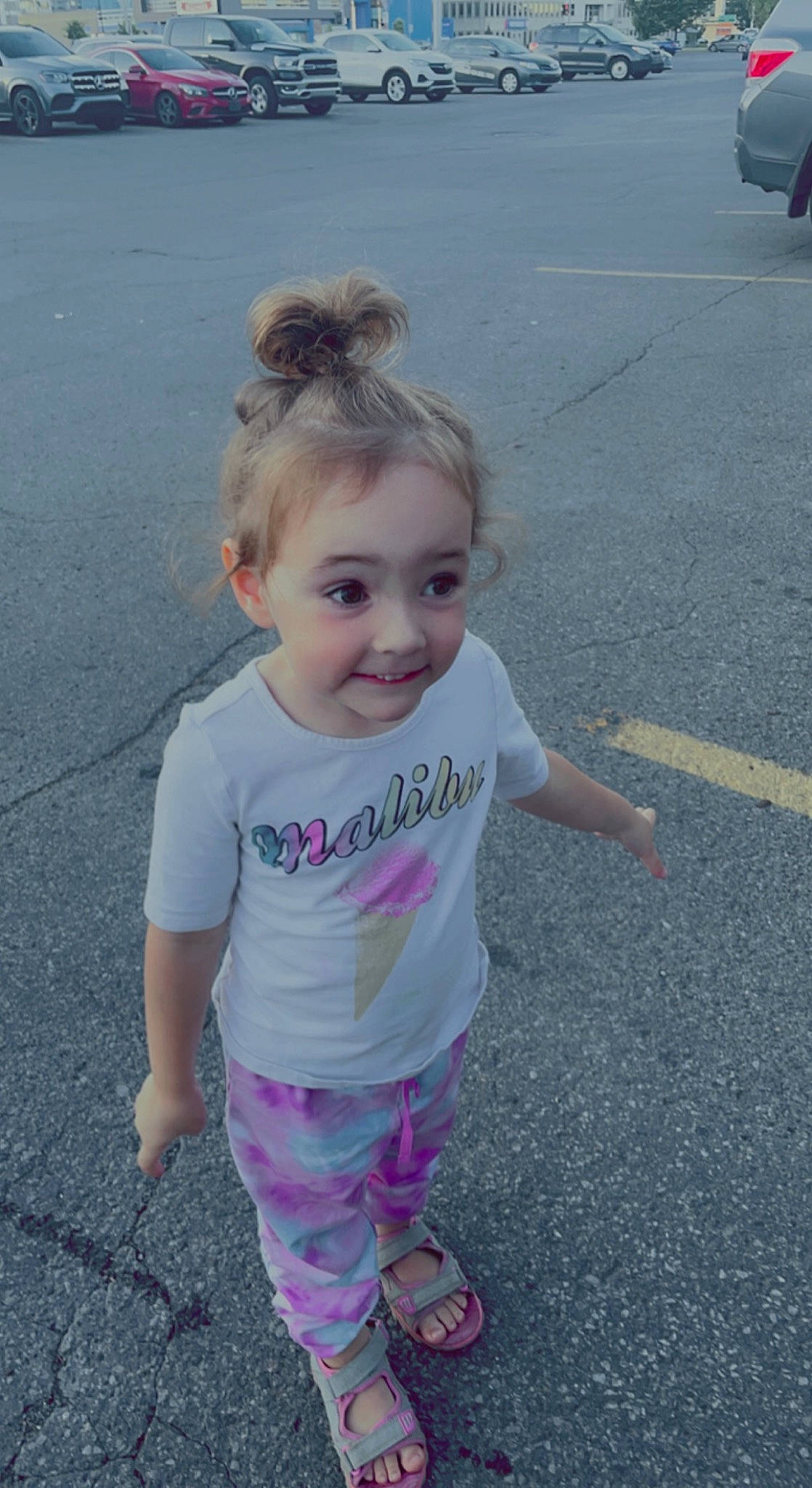 Melody participe au concours pour gagner de l'argent avec cette photo : asphalt, baby, baby_toddler_clothing, child, fun, grass, happy, joy, magenta, person, pink, play, recreation, road, road_surface, sandal, sidewalk, sleeve, smile, t_shirt