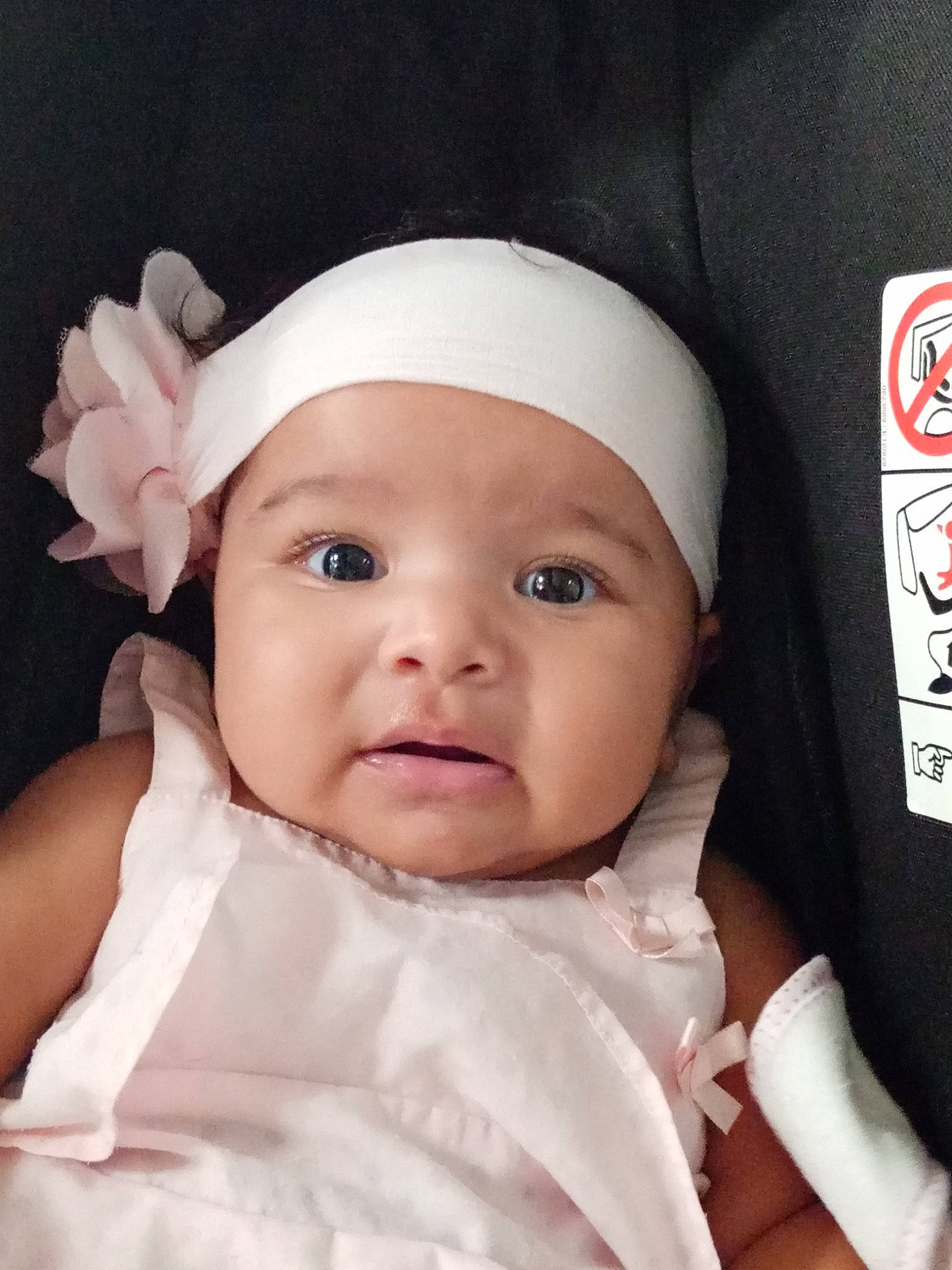 Ilona participe au concours pour gagner de l'argent avec cette photo : baby, baby_toddler_clothing, bonnet, cheek, child, child_model, chin, costume, costume_accessory, eyebrow, hair_accessory, headband, headgear, headpiece, headwear, lip, person, pink, portrait_photography, skin