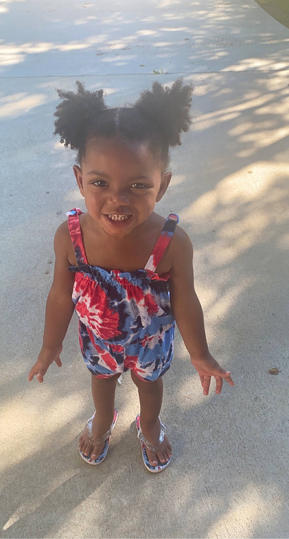 Zaliyah is registered to the contest to win money with this photo: barefoot, cloud, cool, eye, face, foot, fun, happy, head, human_leg, joy, leg, leisure, people_in_nature, person, sandal, shoulder, skin, sky, smile