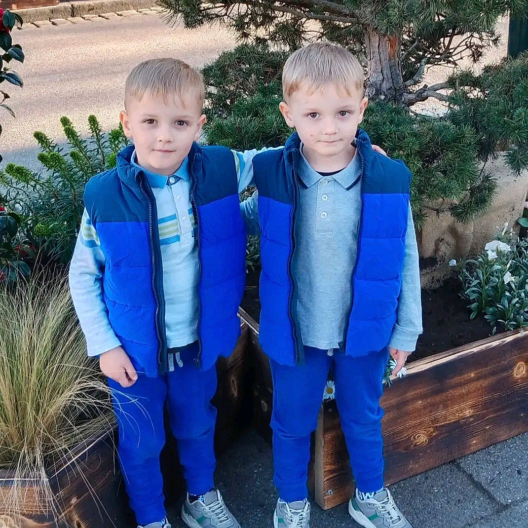 Denys Daniiel participe au concours pour gagner de l'argent avec cette photo : child, denim, electric_blue, event, formal_wear, fun, grass, happy, leisure, people_in_nature, person, plant, shoe, sleeve, suit, t_shirt, tie, toddler, tree, uniform