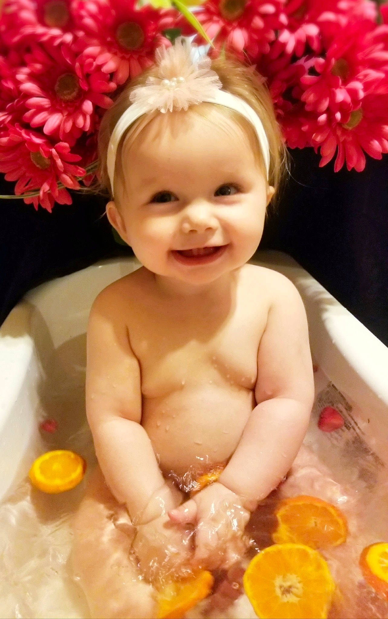 Elizabeth joined the competition — help win amazing prizes! baby, baby_bathing, bathing, bathtub, child, joy, person, skin, toddler, washing
