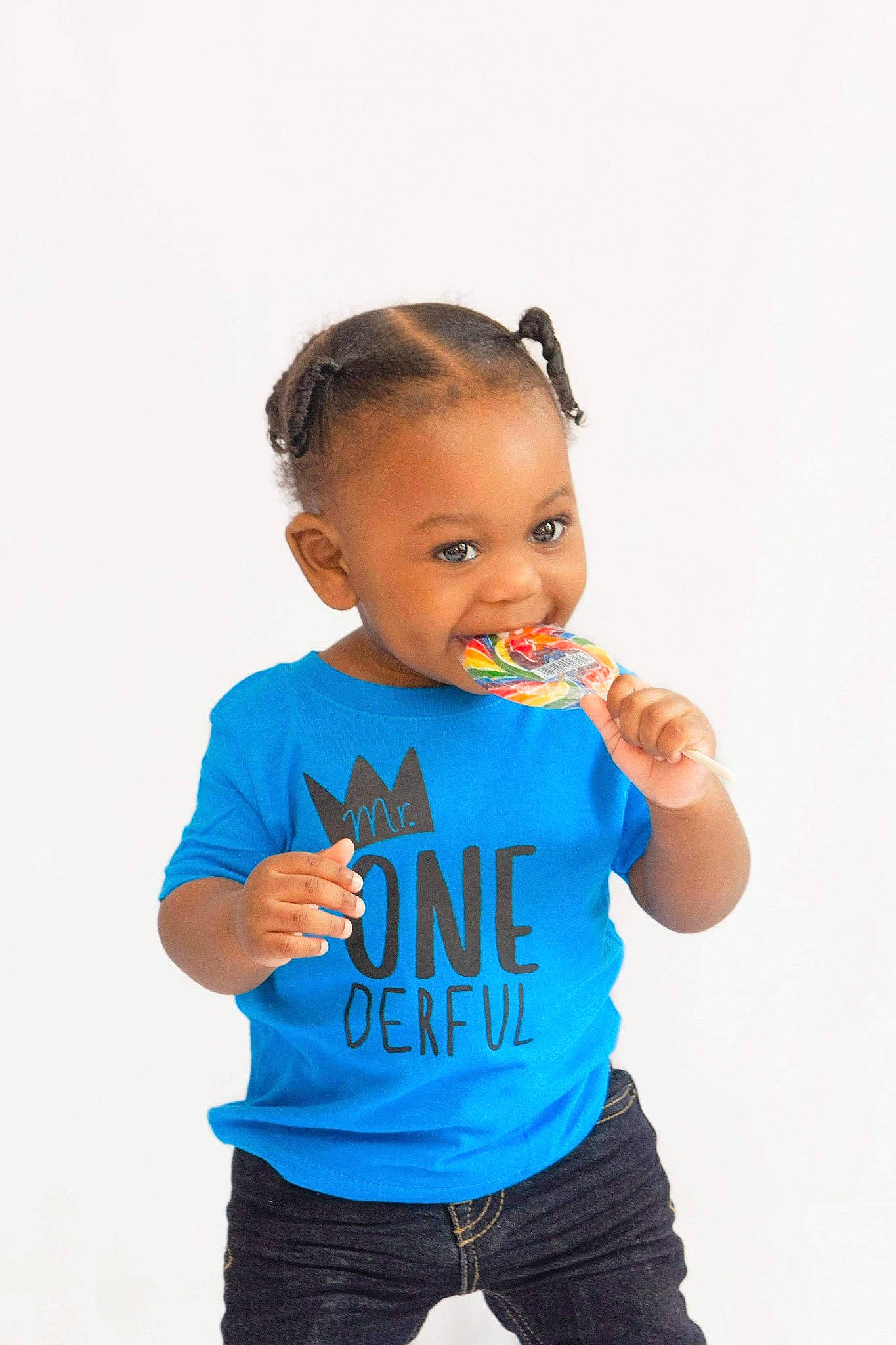 Kace is registered to the contest to win money with this photo: azure, baby_toddler_clothing, eye, face, finger, flash_photography, gesture, hair, hand, happy, head, human_body, neck, person, shoulder, sleeve, smile, thigh, toddler, trunk
