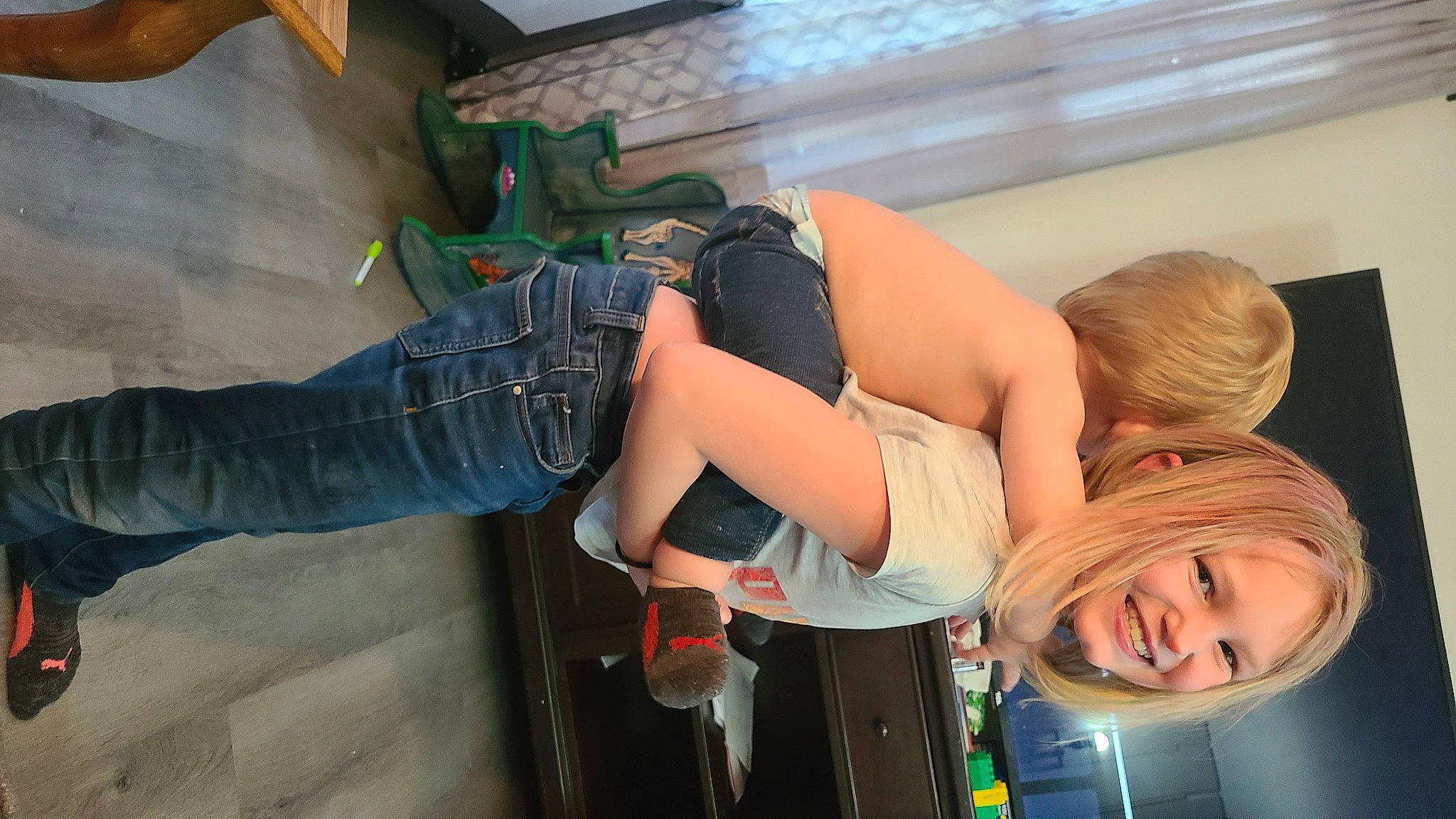 Layla joined the competition — help win amazing prizes! abdomen, automotive_design, belt, chest, denim, event, eyewear, fun, human_leg, jewellery, joint, joy, knee, luxury_vehicle, person, sunglasses, thigh, trunk, waist