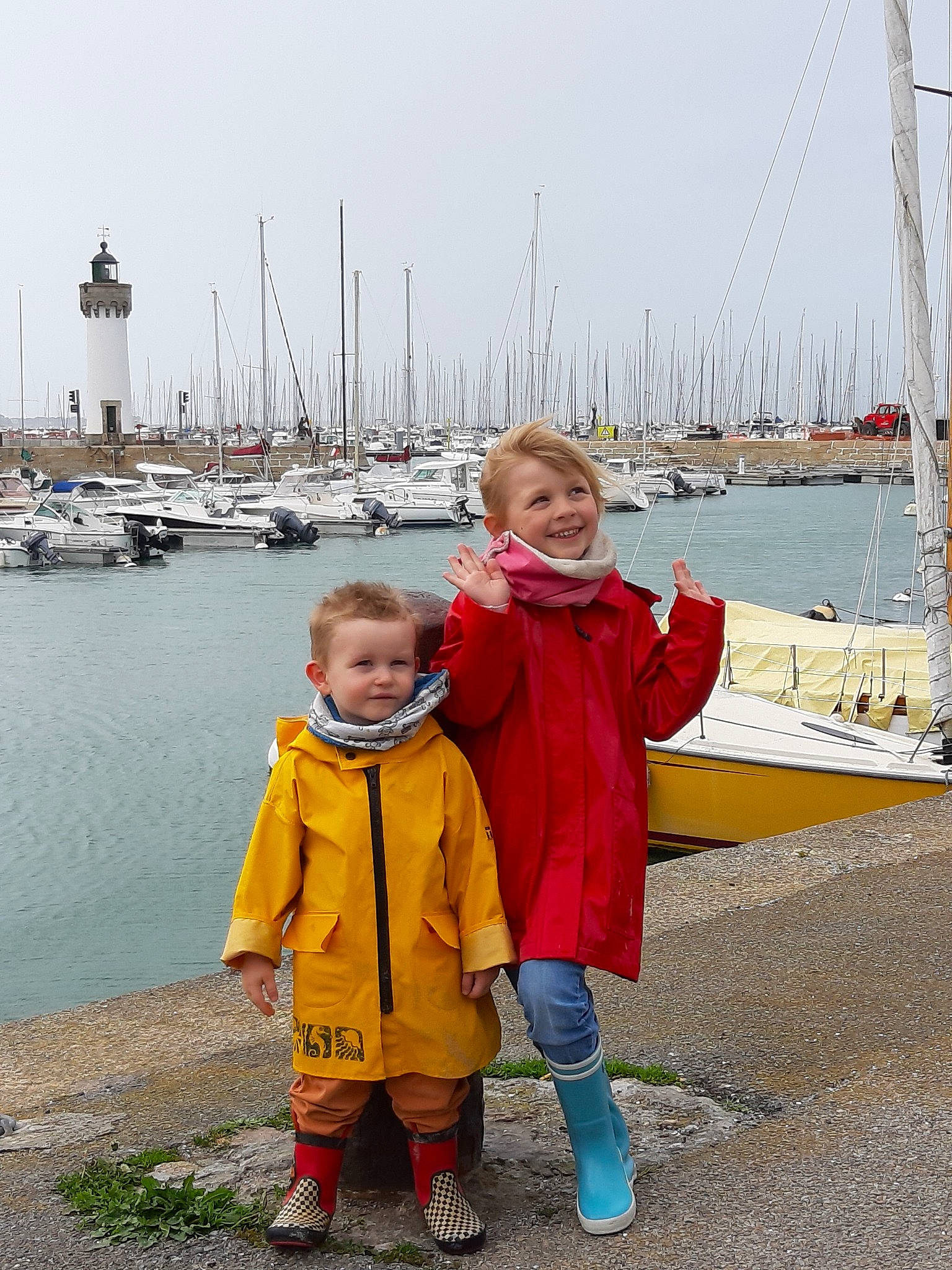 Maëliz participe au concours pour gagner de l'argent avec cette photo : child, joy, outerwear, person, vacation, vehicle