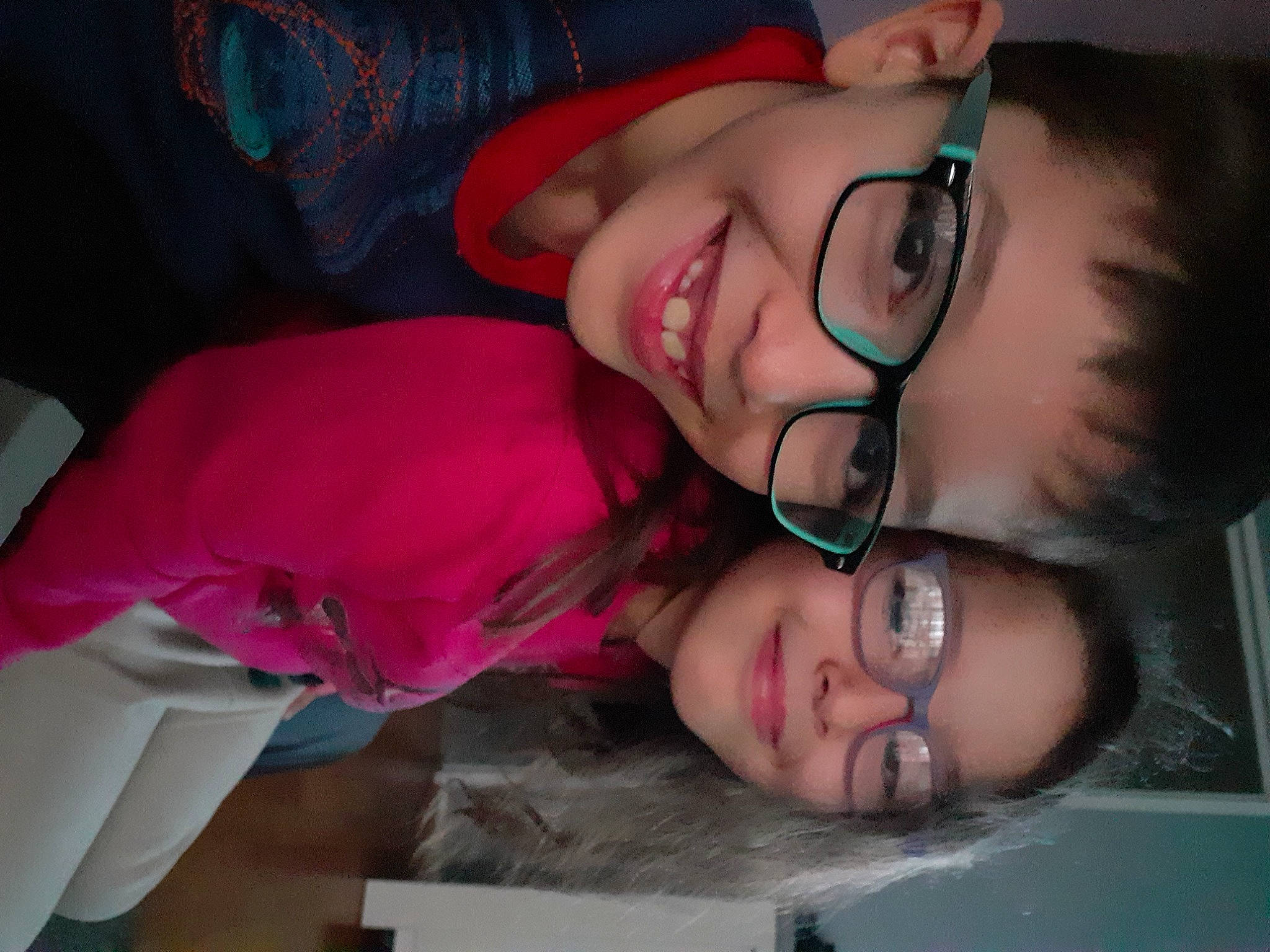 Taha a rejoint le concours — aidez-le/la à gagner de superbes lots ! cheek, eyewear, fun, glasses, joy, lip, mouth, nose, person, smile, vision_care