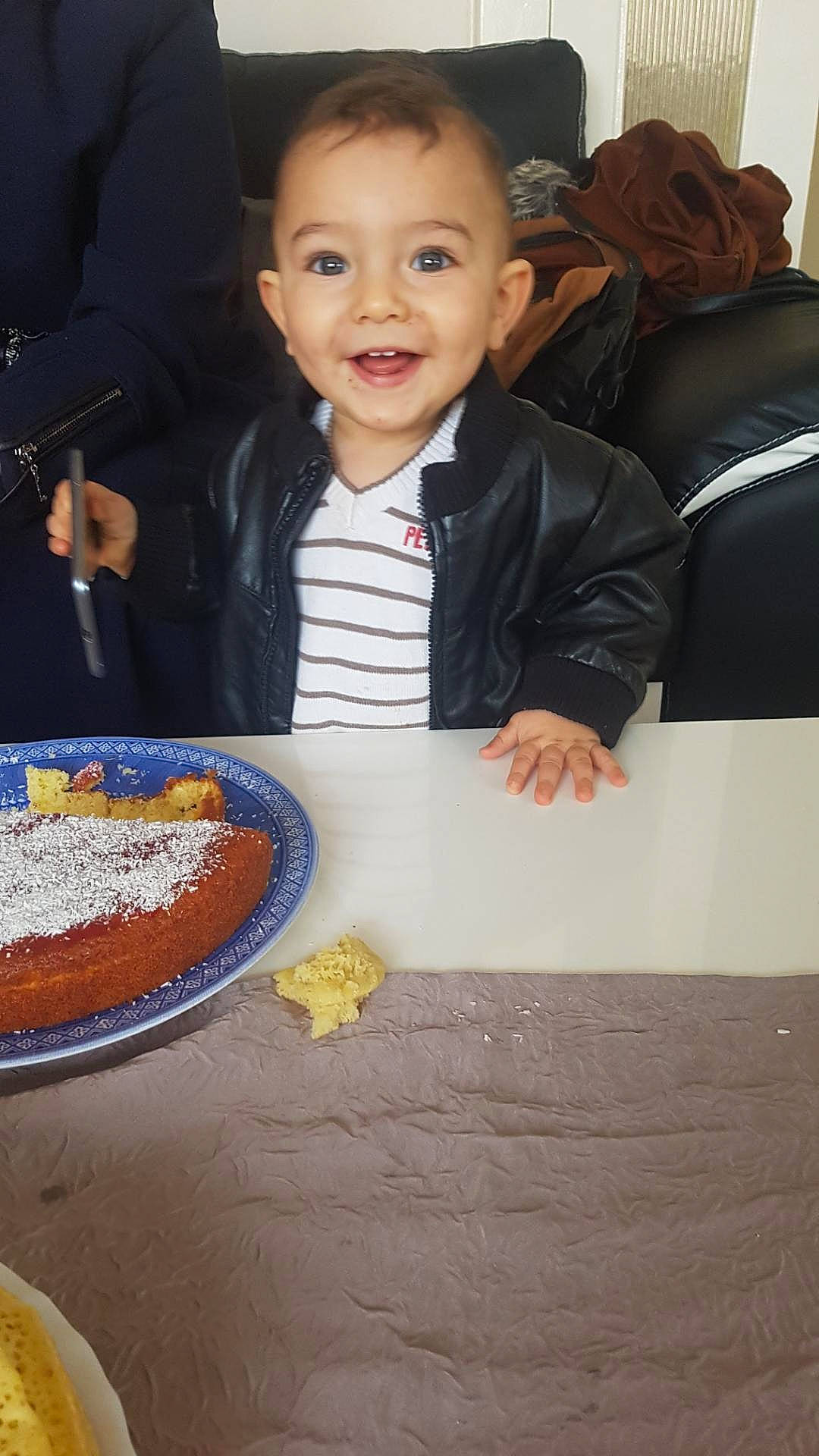 Moustapha a rejoint le concours — aidez-le/la à gagner de superbes lots ! baked_goods, baking, child, cuisine, dish, eating, food, joy, person, toddler