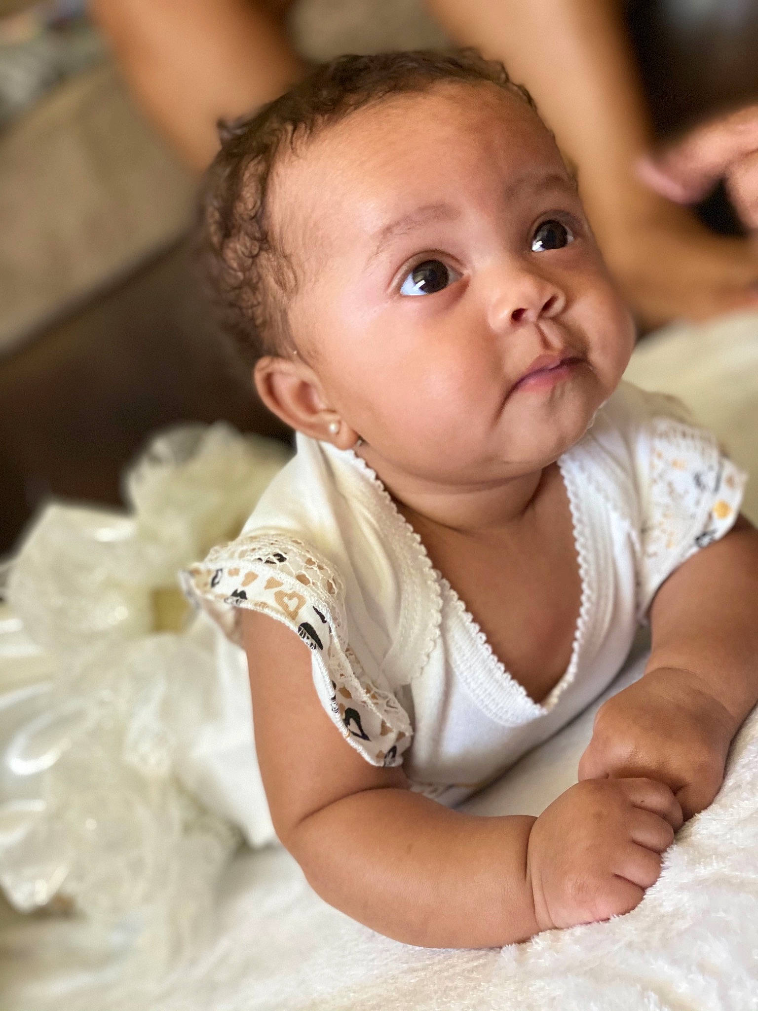 Alauni is registered to the contest to win money with this photo: baby, beauty, cheek, child, chin, eye, face, head, iris, lip, nose, person, sitting, skin, smile, toddler