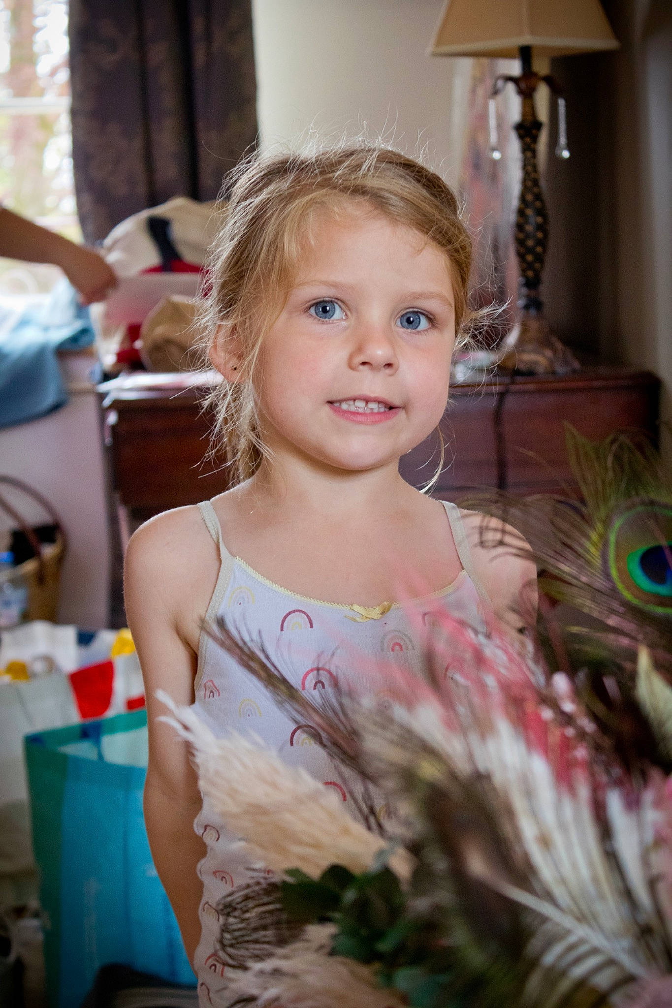 Elizabeth participe au concours pour gagner de l'argent avec cette photo : blond, bridal_clothing, child, dress, event, fashion, flower_arranging, formal_wear, fun, hairstyle, happy, head, iris, lamp, person, pink, plant, room, smile, toddler