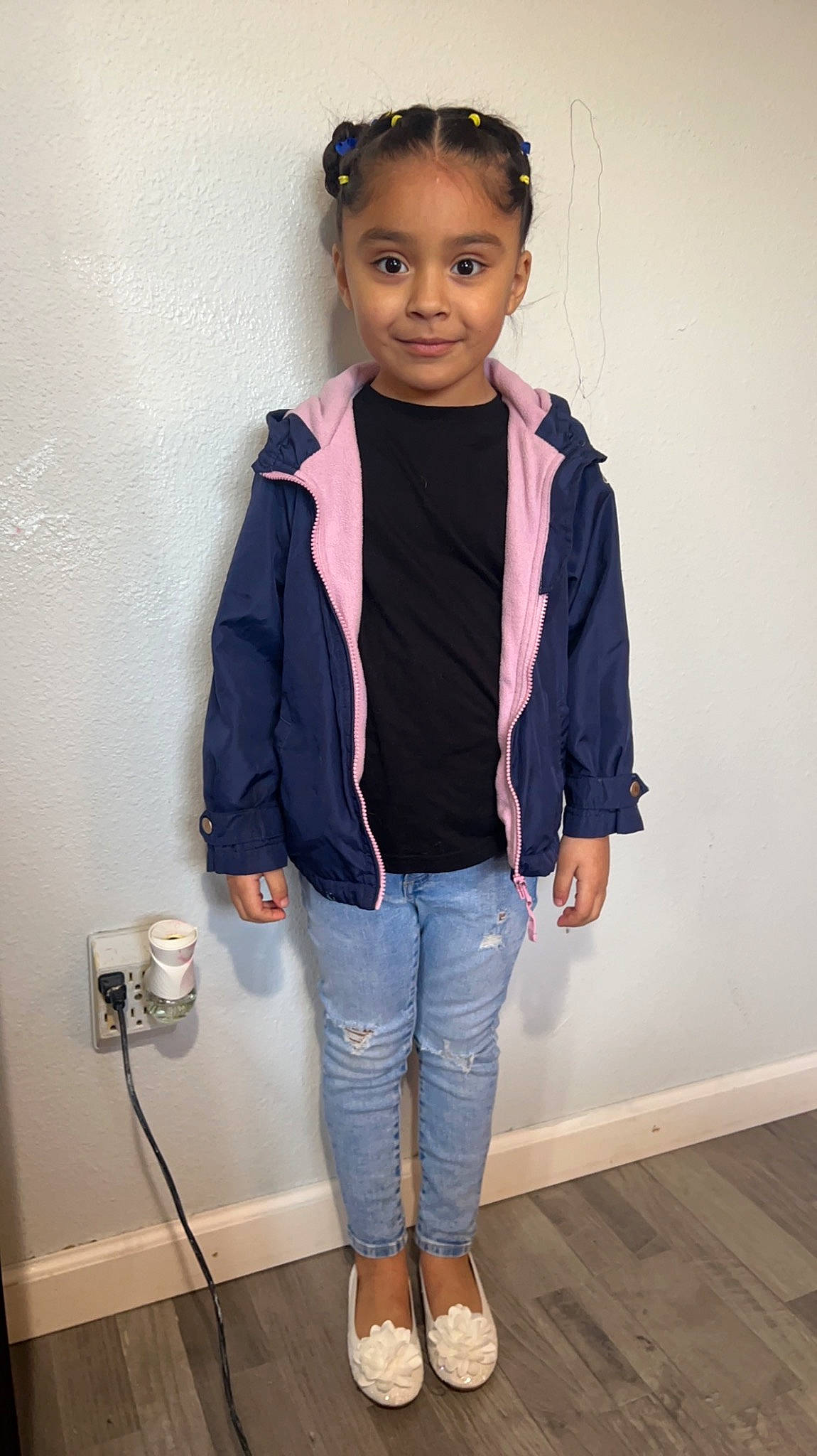 Natalie is registered to the contest to win money with this photo: blazer, denim, electric_blue, fashion_accessory, fashion_design, flooring, formal_wear, goggles, jewellery, joint, joy, knee, neck, person, sleeve, sportswear, standing, sunglasses, t_shirt, thigh