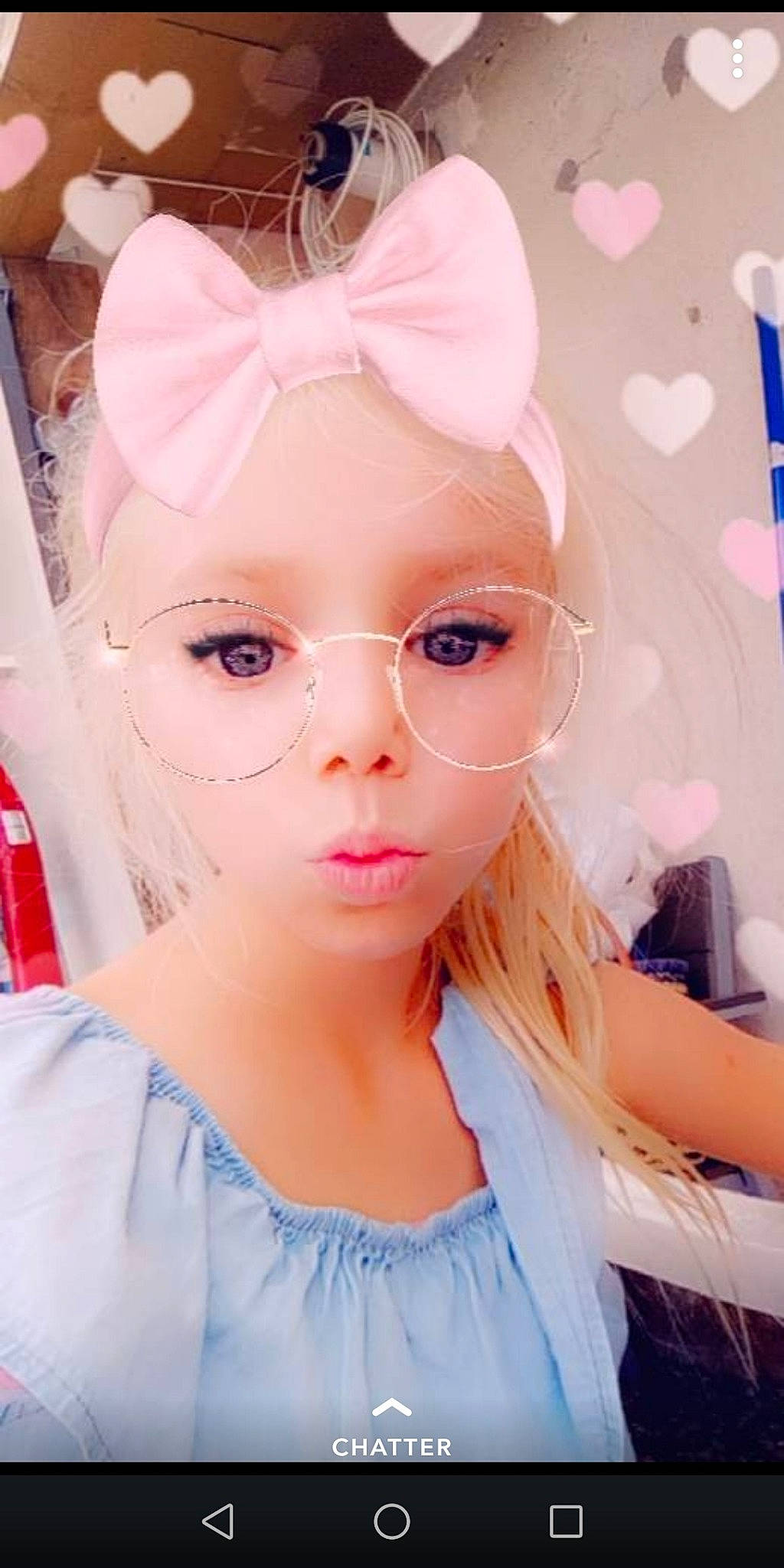 Léa participe au concours pour gagner de l'argent avec cette photo : beauty, blond, cheek, ear, eye, eyebrow, eyelash, eyewear, face, forehead, glasses, hair, hair_coloring, hairstyle, head, lip, long_hair, nose, person, pink