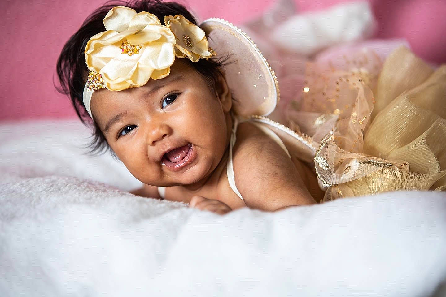 Valentina is registered to the contest to win money with this photo: baby, baby_sleeping, baby_toddler_clothing, bridal_accessory, child, comfort, embellishment, event, flash_photography, flower, hair_accessory, happy, headband, headpiece, headwear, iris, linens, person, petal, picture_frame