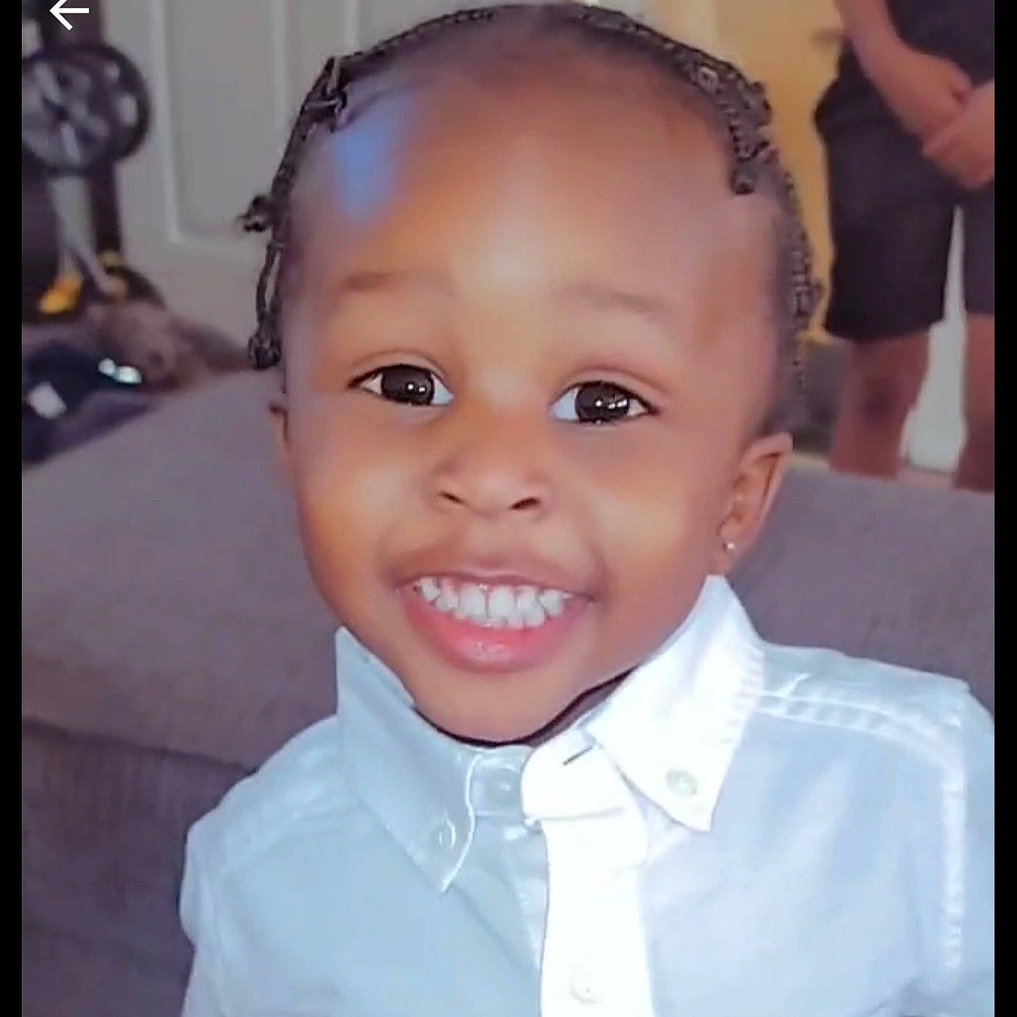 Kennly is registered to the contest to win money with this photo: black_hair, cheek, child, cool, ear, eyelash, facial_expression, flash_photography, forehead, gesture, happy, jaw, joy, lip, neck, nose, person, sleeve, smile, tie