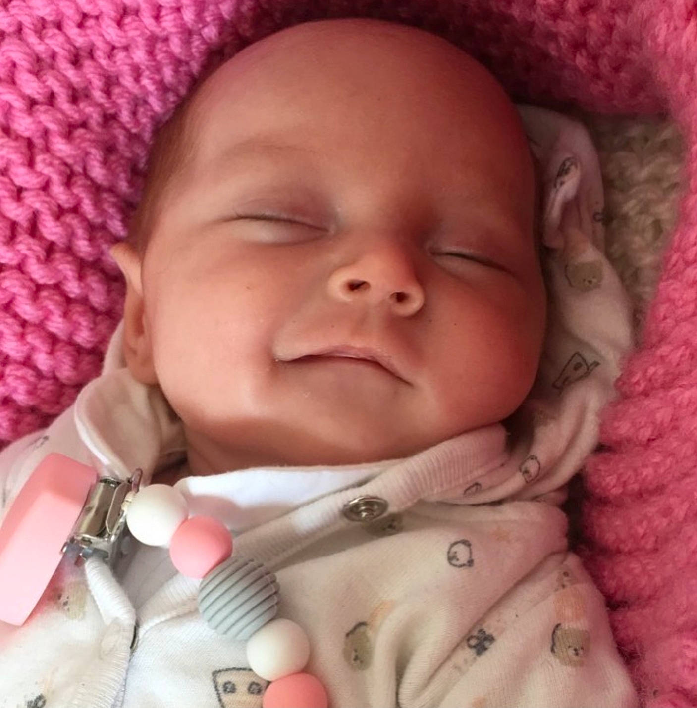 Stella a rejoint le concours — aidez-le/la à gagner de superbes lots ! baby, baby_making_funny_faces, baby_sleeping, beauty, bedtime, cheek, child, eye, face, facial_expression, hand, head, lip, mouth, nose, person, pink, skin, sleep, smile