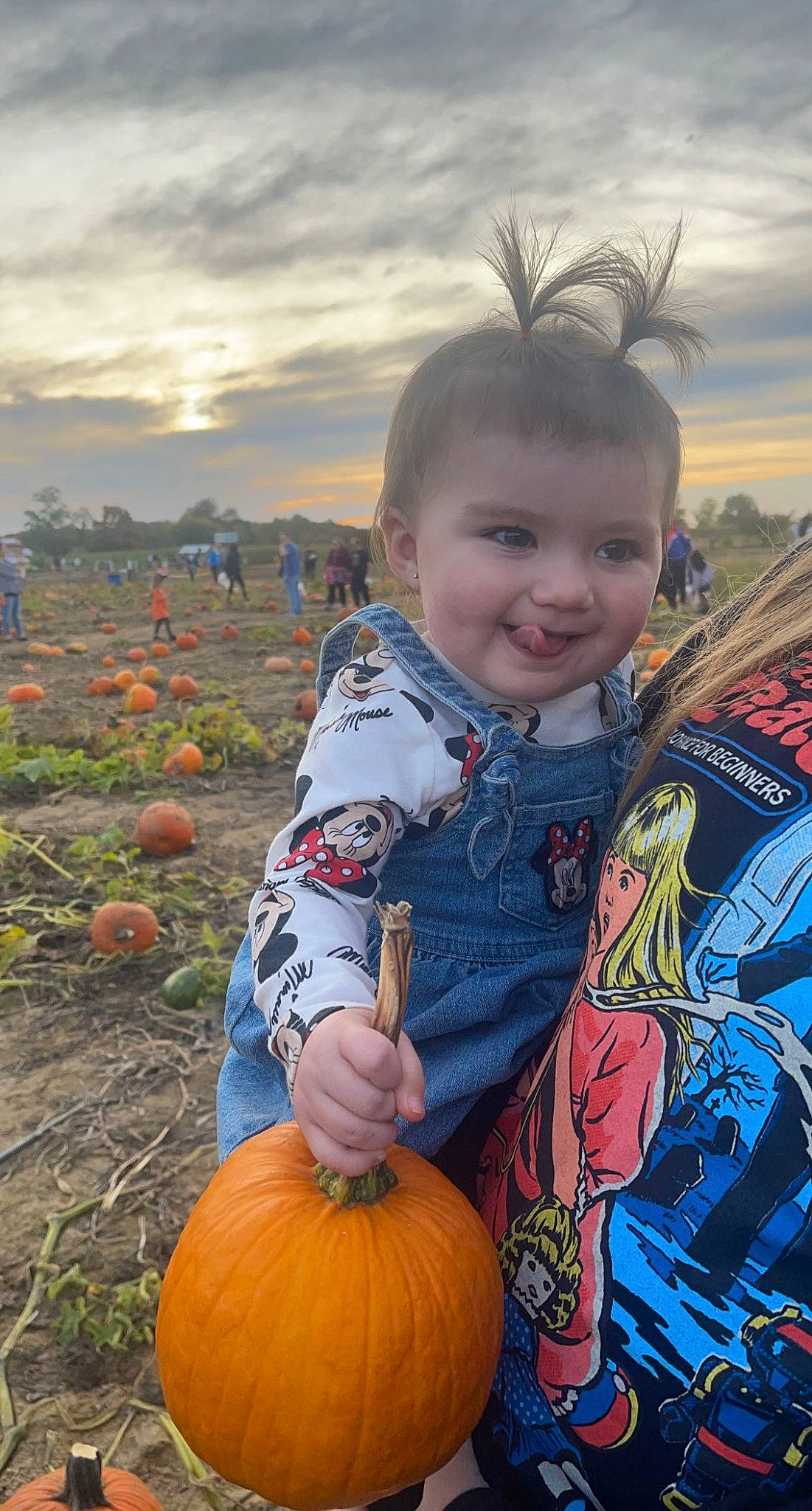 Arielle is registered to the contest to win money with this photo: calabaza, cloud, cucurbita, eye, gourd, grass, happy, joy, leaf, natural_foods, people_in_nature, person, photograph, plant, pumpkin, sky, smile, squash, toddler, tree