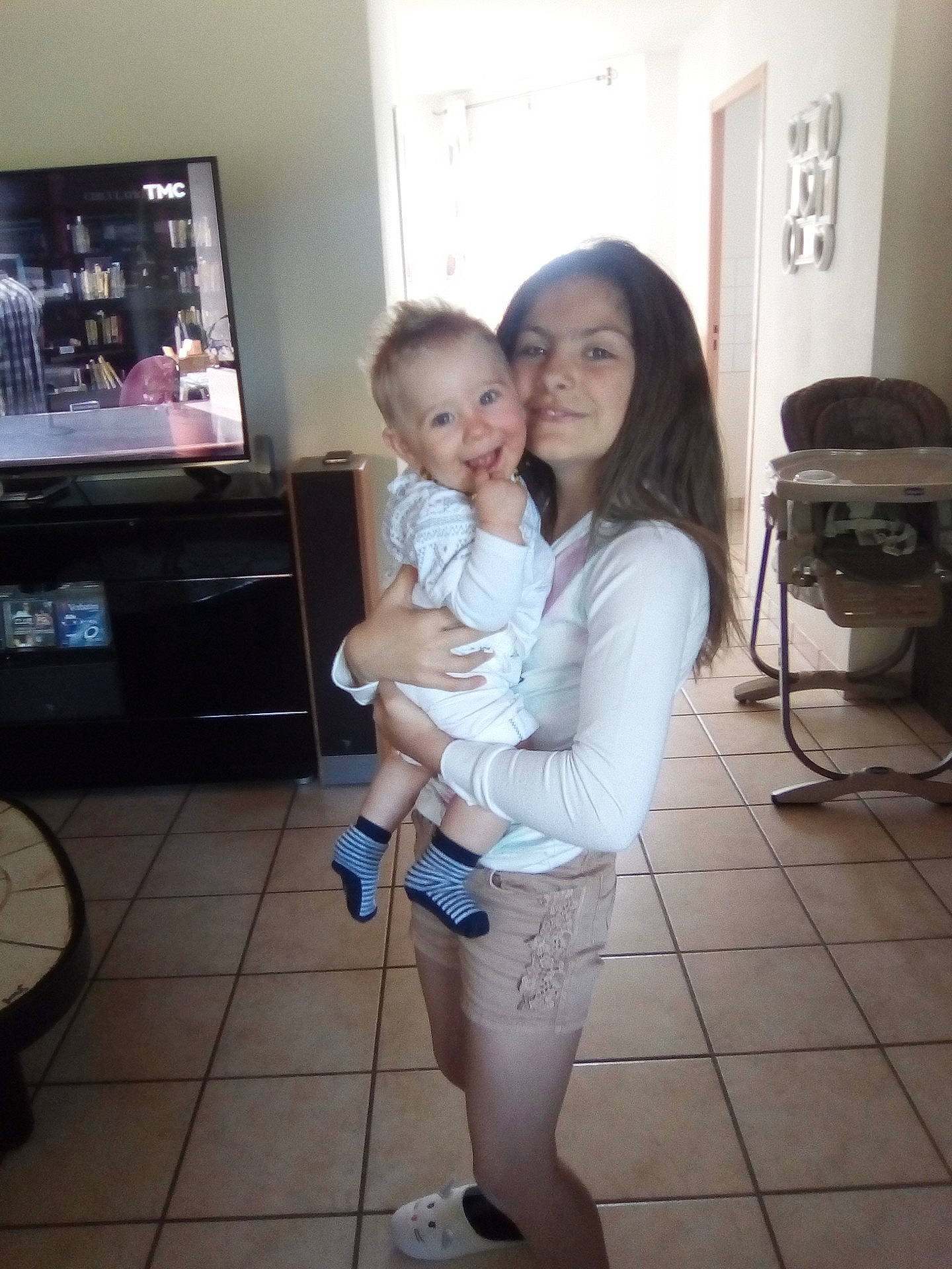 Cassandra a rejoint le concours — aidez-le/la à gagner de superbes lots ! child, day, family, human_positions, infant, interaction, joy, mother, people, person, toddler, woman