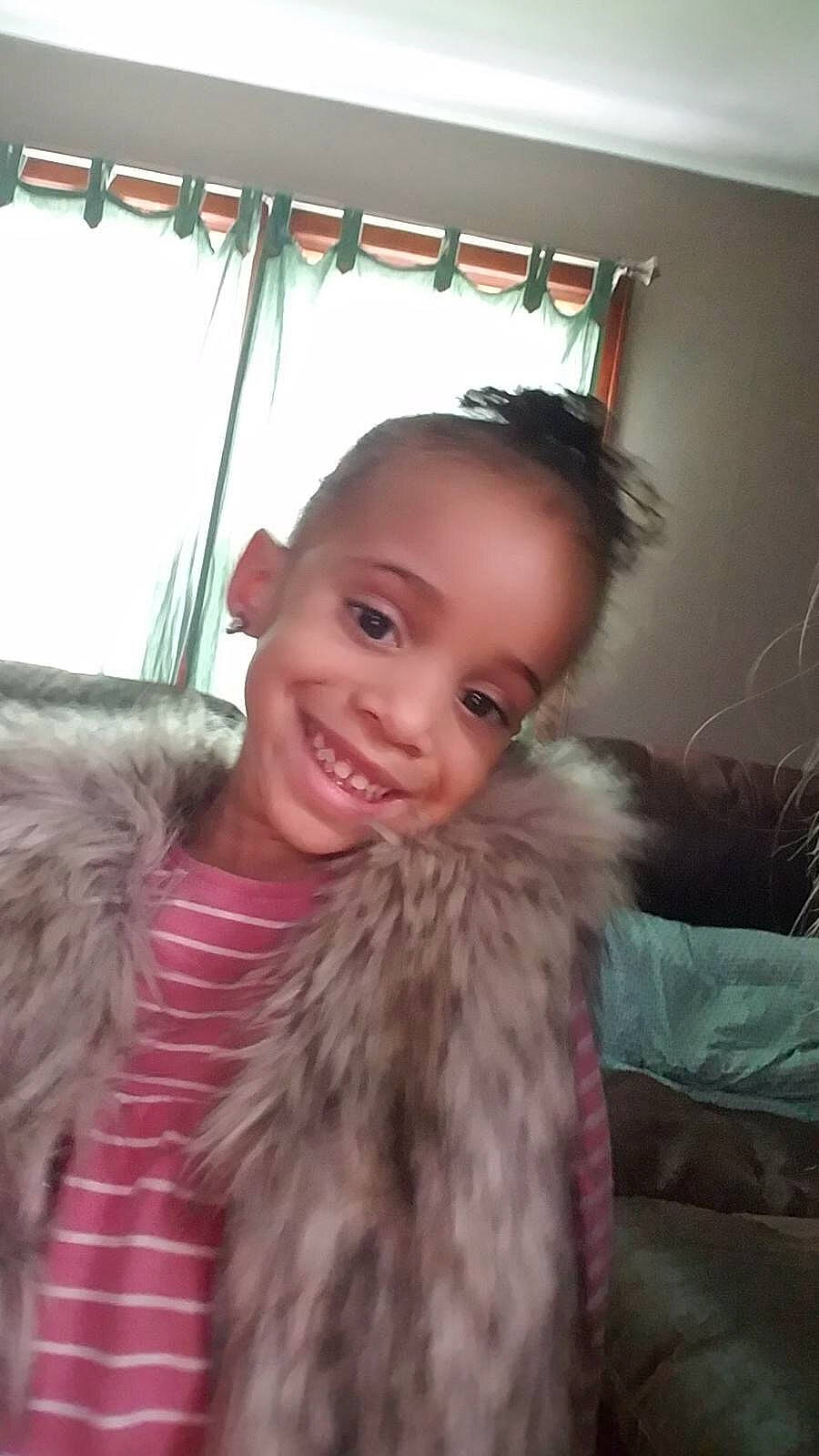 Sloan joined the competition — help win amazing prizes! black_hair, chin, eyebrow, forehead, fur, hair, hair_coloring, hairstyle, jaw, joy, lip, long_hair, neck, person, selfie, skin, smile