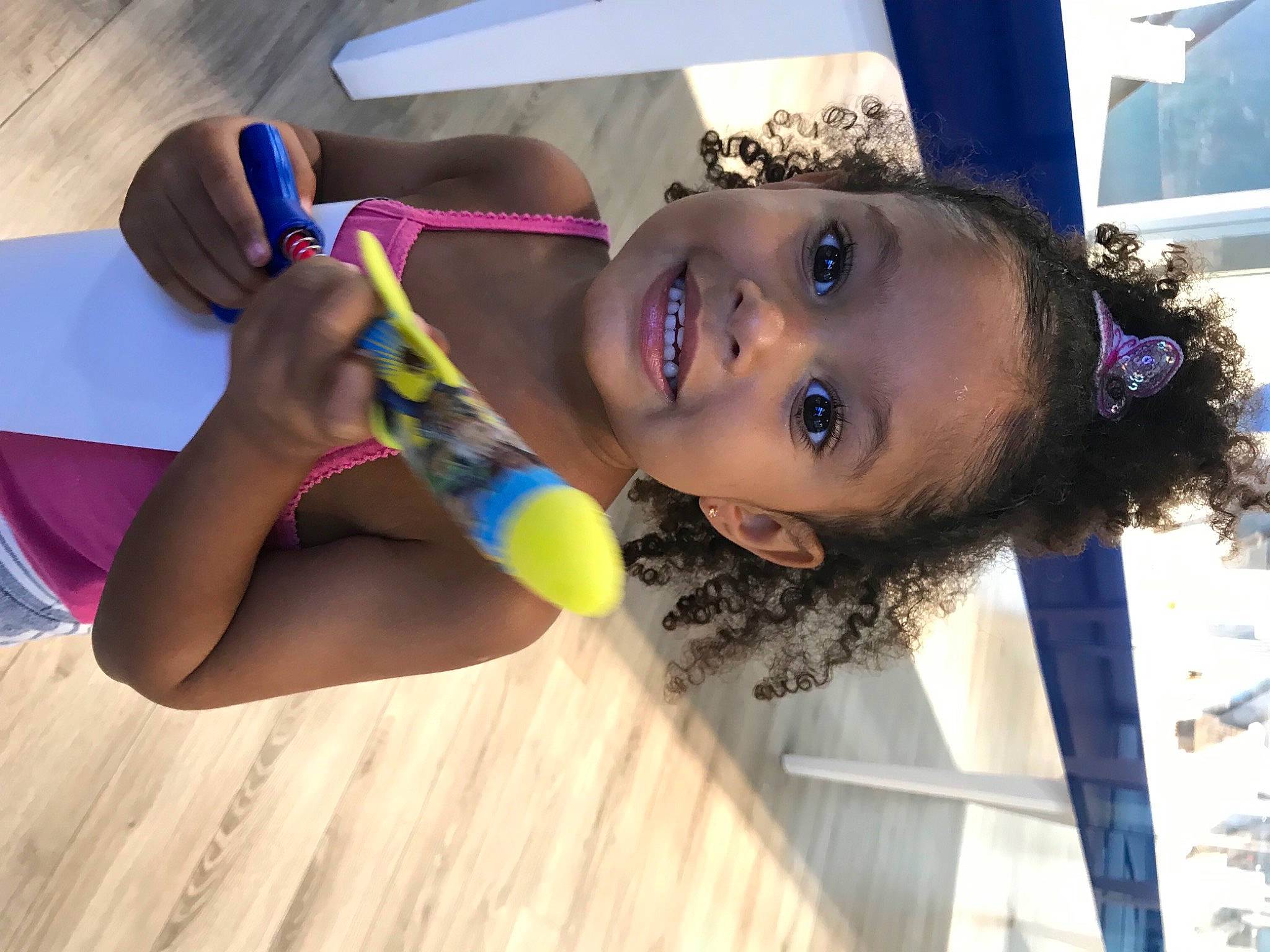 Hana participe au concours pour gagner de l'argent avec cette photo : baby_products, child, joy, person, play, taste, toddler