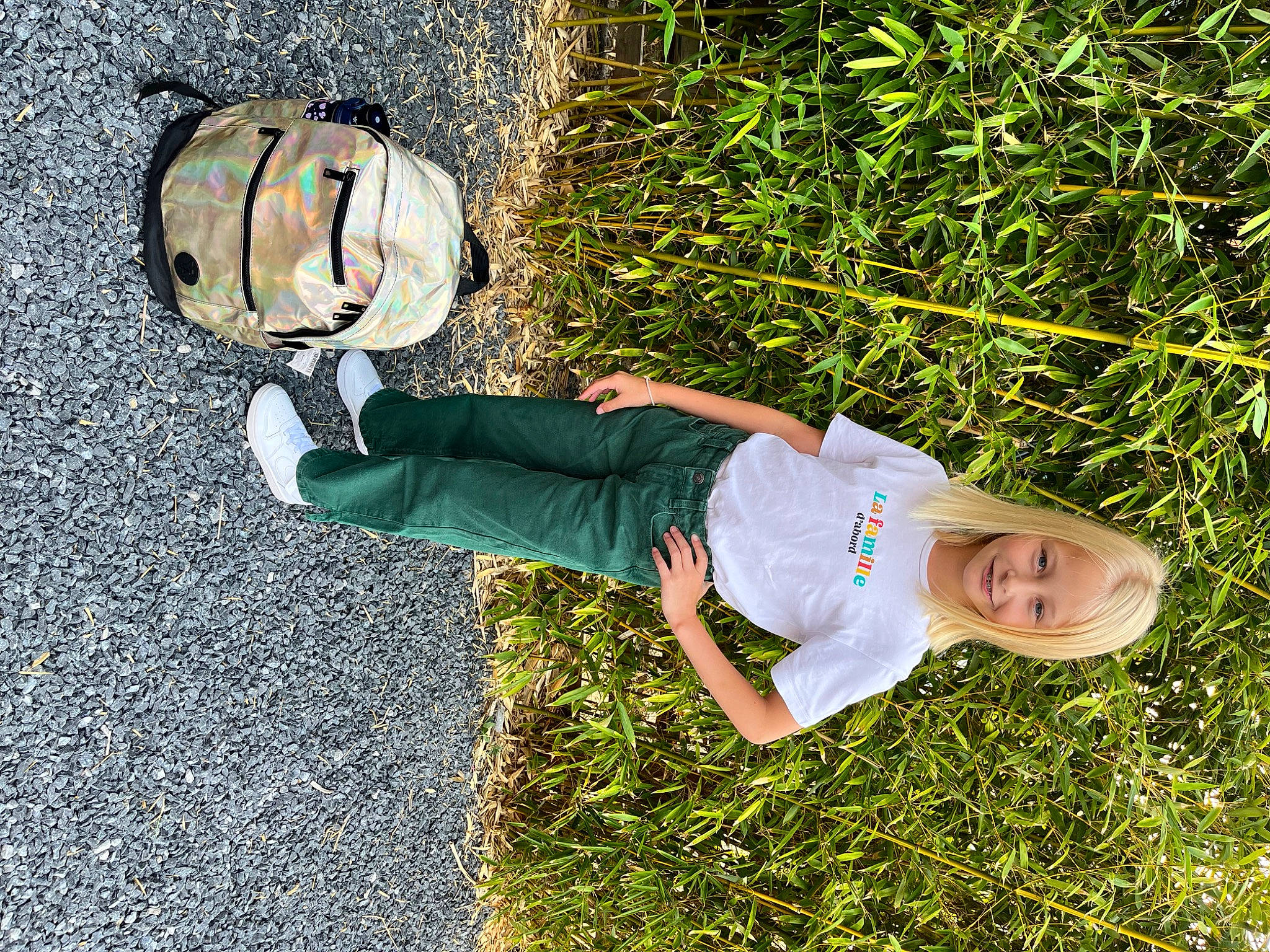 Kloé a rejoint le concours — aidez-le/la à gagner de superbes lots ! arm, cool, eyewear, fun, grass, grass_family, grassland, happy, hat, joy, knee, lawn, leg, leisure, people_in_nature, person, personal_protective_equipment, plant, shoe, sports_gear