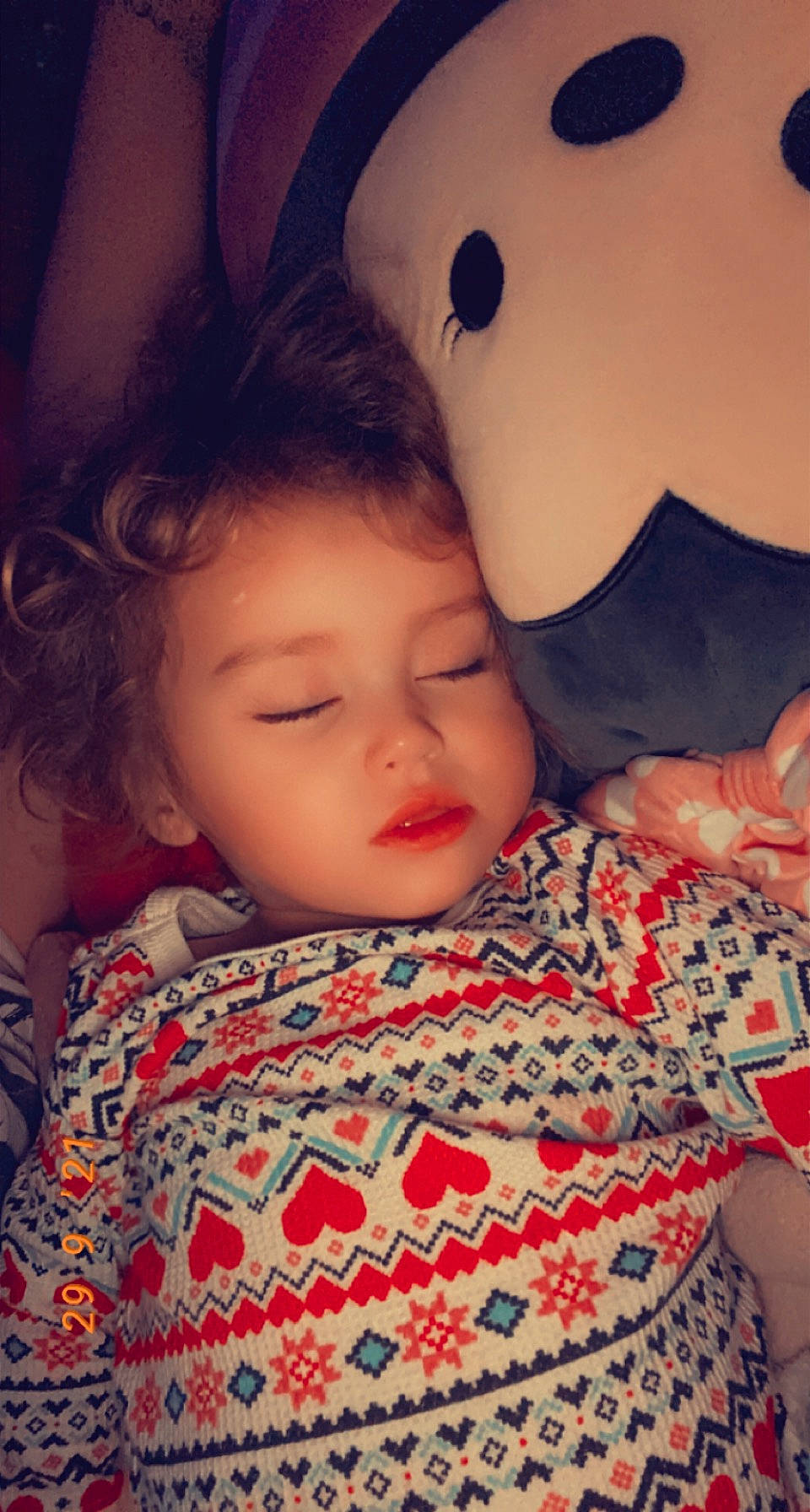 Serynity is registered to the contest to win money with this photo: cheek, chin, comfort, eye, eyebrow, face, forehead, hair, happy, head, lip, mouth, neck, nose, organ, person, product, shoulder, skin, textile