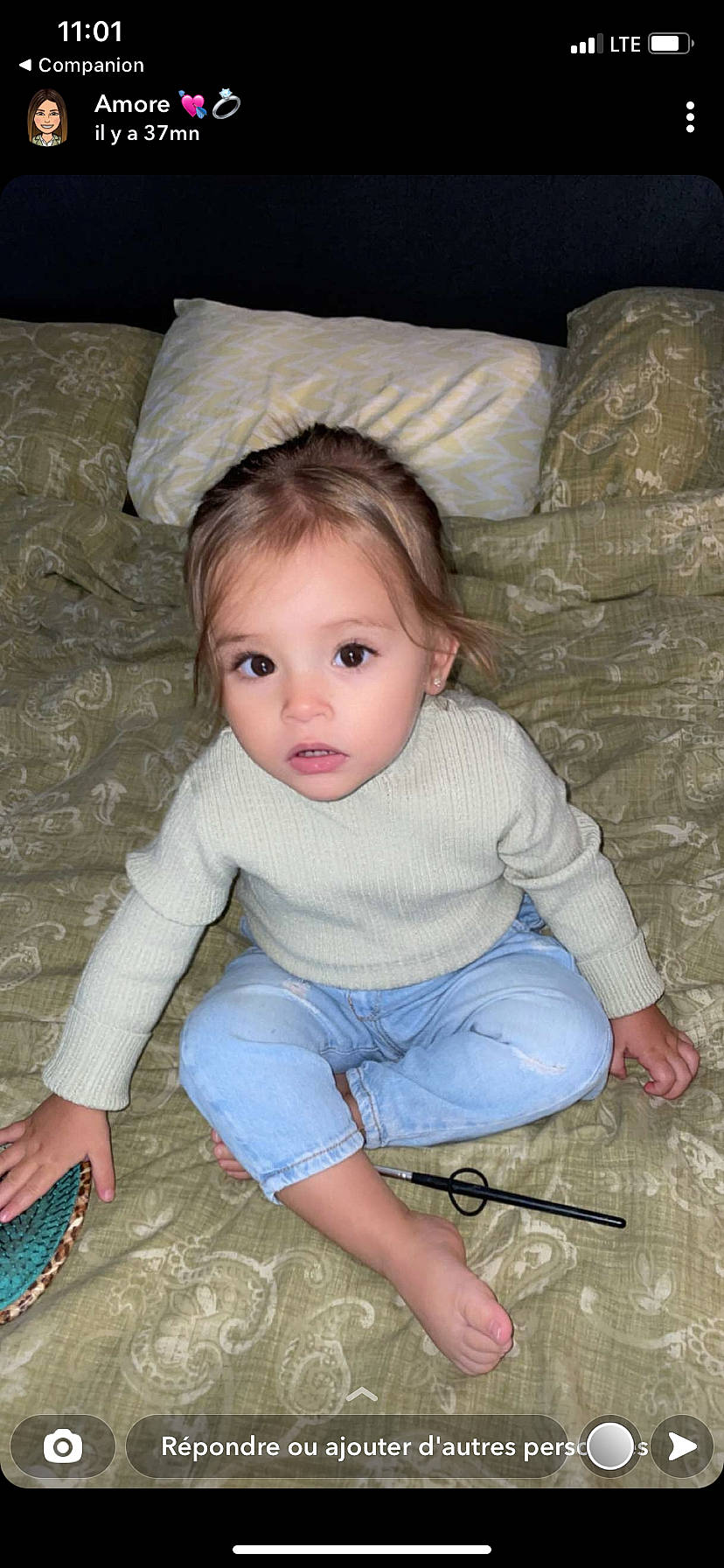 Deva participe au concours pour gagner de l'argent avec cette photo : baby_toddler_clothing, cheek, chin, eye, face, hair, hand, head, human_body, iris, joint, leg, lip, mouth, neck, nose, organ, person, skin, sleeve