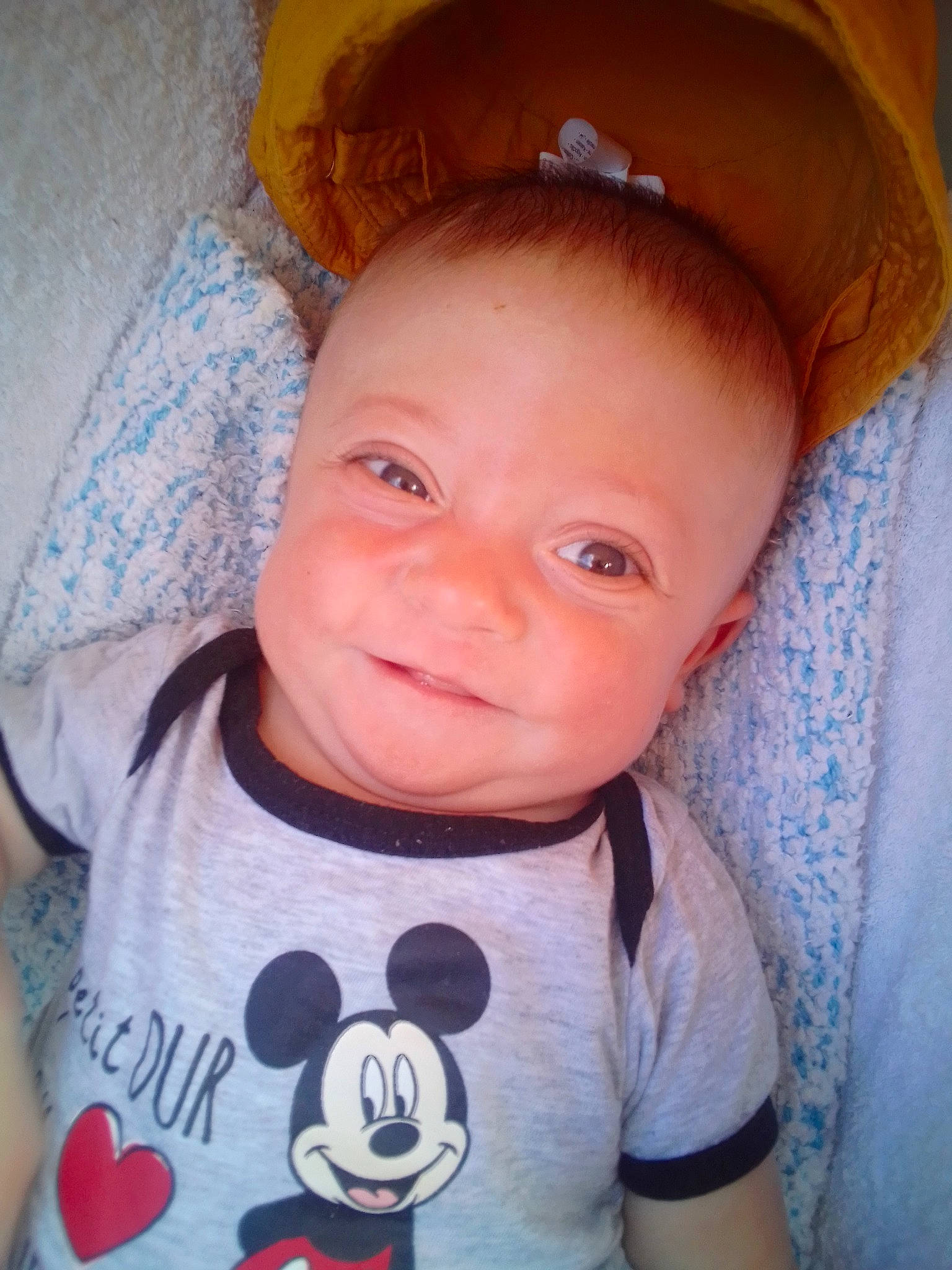 Louis participe au concours pour gagner de l'argent avec cette photo : baby_toddler_clothing, cheek, chin, ear, eye, eyebrow, eyelash, forehead, happy, head, lip, mouth, neck, nose, organ, person, skin, sleeve, smile, textile