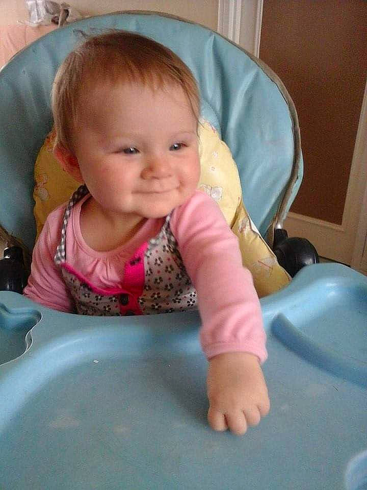 Katalyna participe au concours pour gagner de l'argent avec cette photo : baby, baby_products, cheek, child, finger, joy, person, product, sitting, skin, toddler