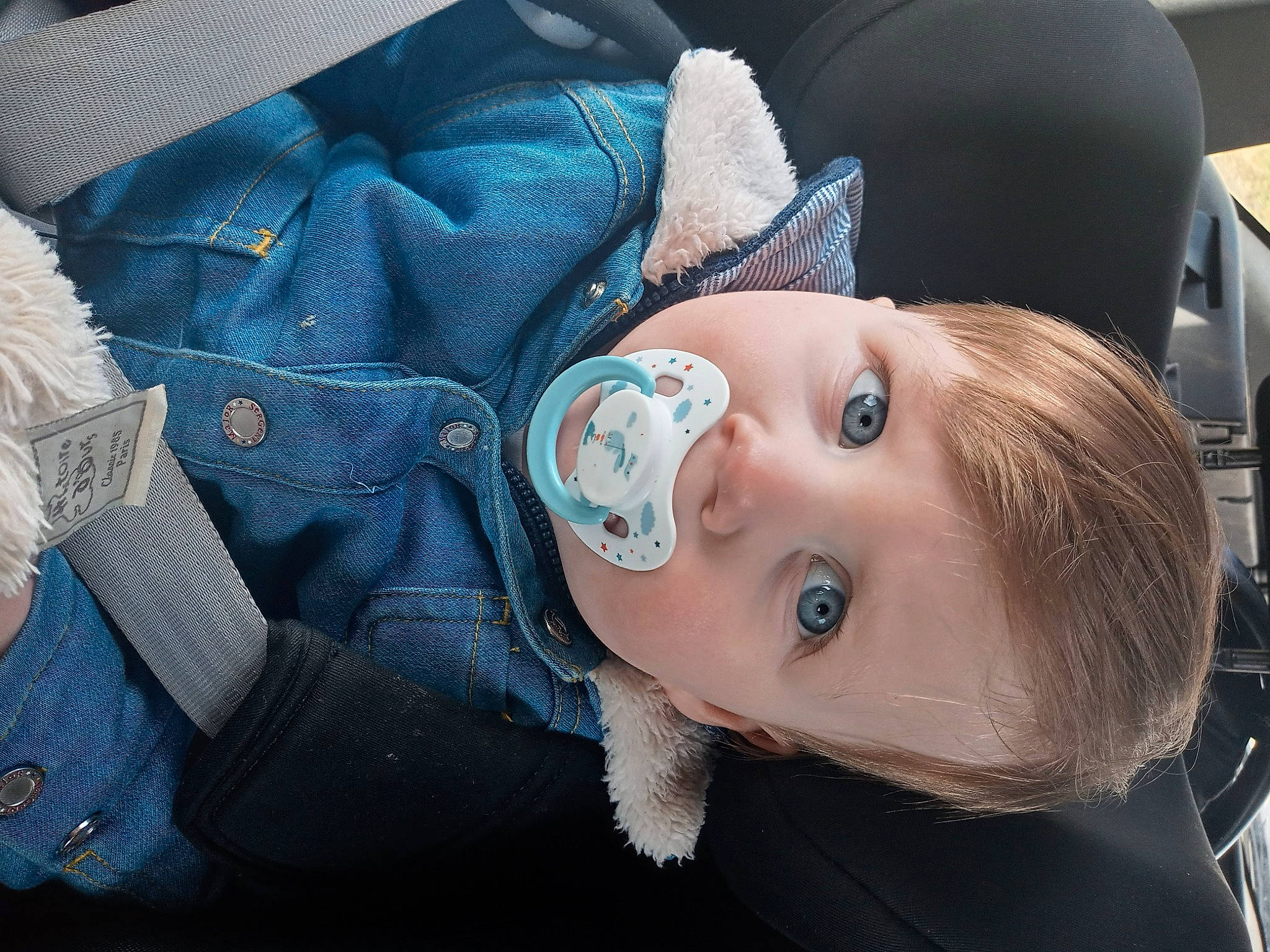 Vadim a rejoint le concours — aidez-le/la à gagner de superbes lots ! azure, cheek, child, comfort, cool, electric_blue, eyebrow, eyelash, eyewear, facial_expression, flash_photography, headgear, human, lip, mammal, mouth, nose, person, skin, textile