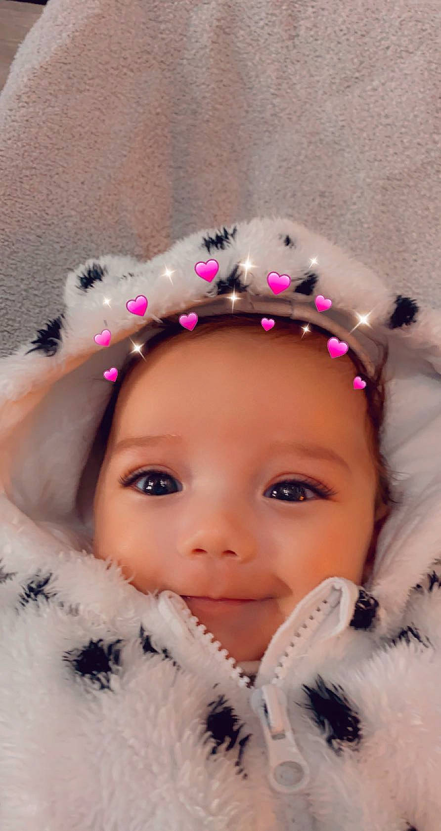 Alexia participe au concours pour gagner de l'argent avec cette photo : baby, baby_toddler_clothing, cap, cheek, child, costume_hat, eye, eyebrow, eyelash, happy, headband, headgear, iris, lip, pattern, person, pink, skin, sleeve, toddler