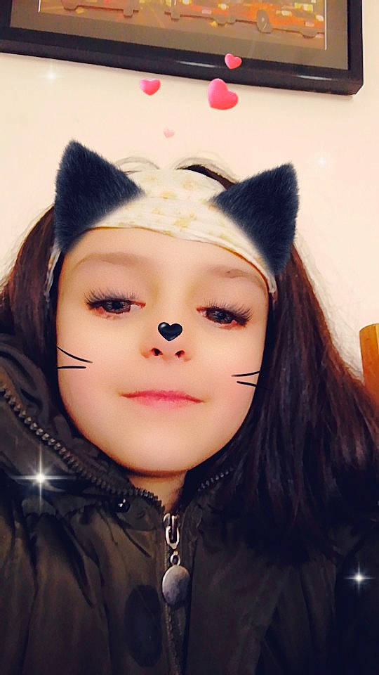 Kimberlay a rejoint le concours — aidez-le/la à gagner de superbes lots ! beauty, cheek, child, cool, ear, eye, eyebrow, face, forehead, hair, head, headgear, lip, nose, organ, person, photography, pink, selfie, skin