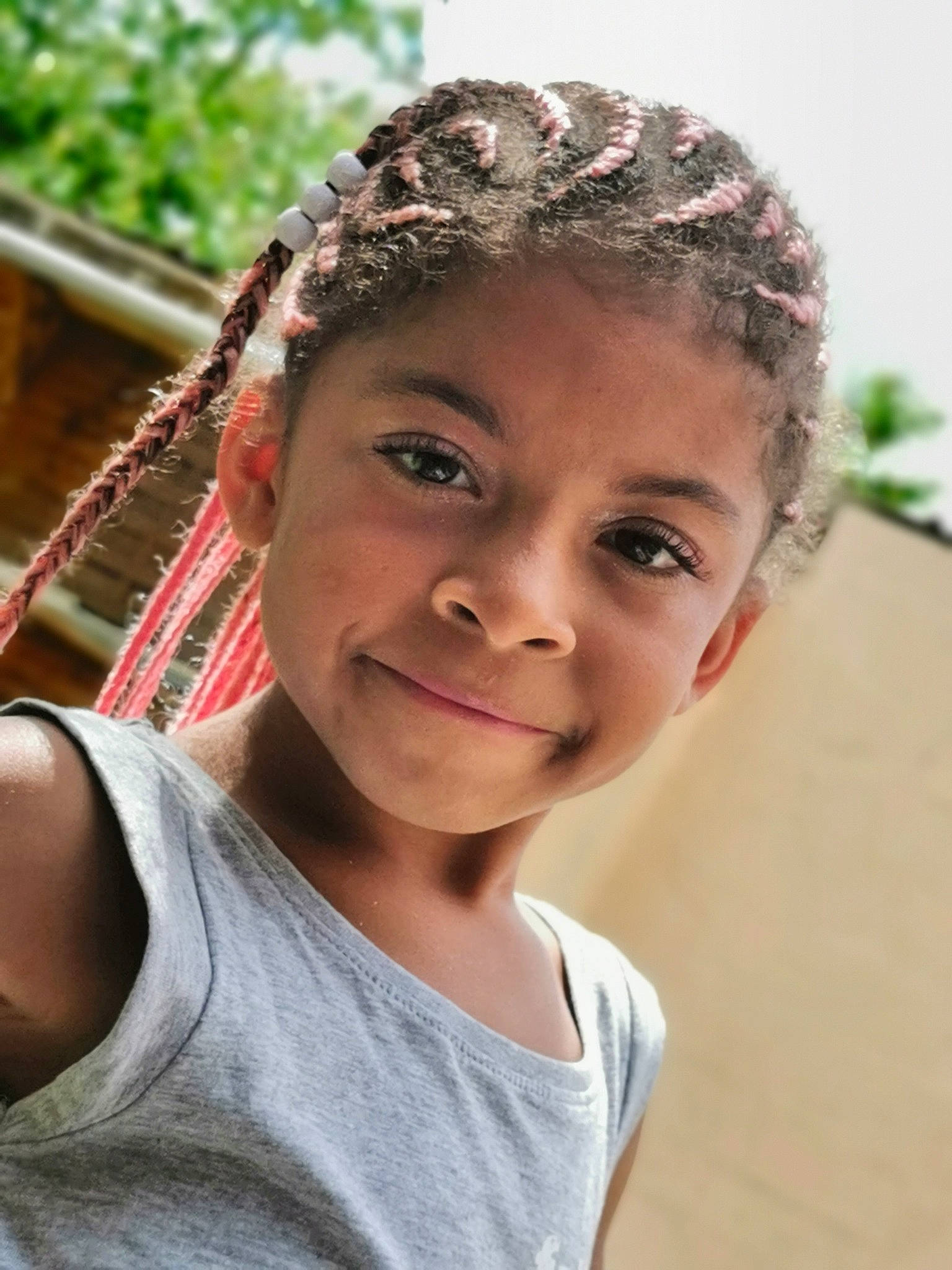 Noelany participe au concours pour gagner de l'argent avec cette photo : adaptation, child, child_model, eyebrow, forehead, hair, hair_accessory, hairstyle, happy, joy, neck, person, skin, smile