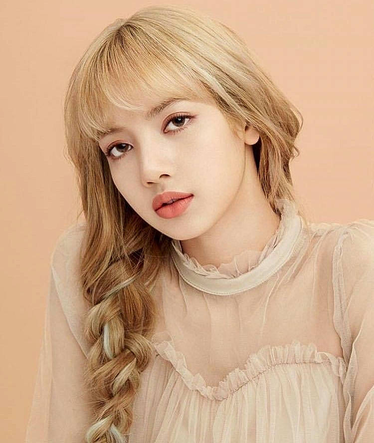 Gaetane participe au concours pour gagner de l'argent avec cette photo : black_hair, cheek, cool, ear, eye, eyebrow, eyelash, flash_photography, gesture, hair, iris, jaw, layered_hair, lip, makeover, neck, nose, person, shoulder, skin