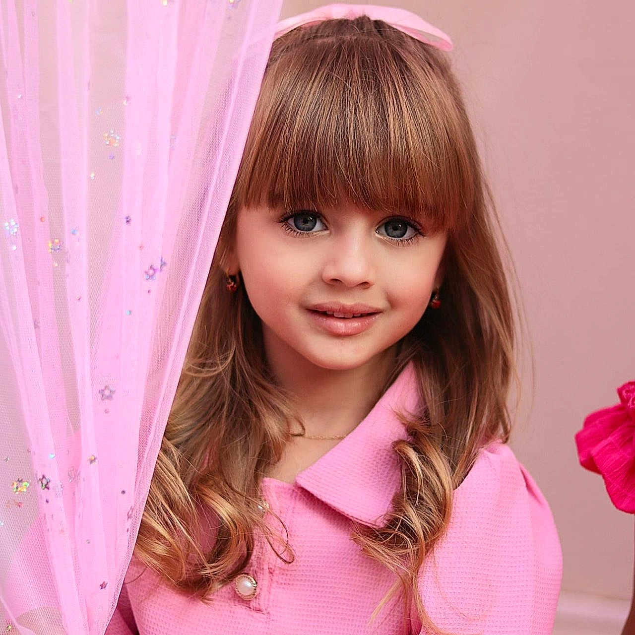 Burian Evelin is registered to the contest to win money with this photo: bridalveil, brownhair, child, clothing, dress, face, fashion, female, formalwear, girl, gown, hair, happy, head, person, photography, portrait, smile, wedding, weddinggown