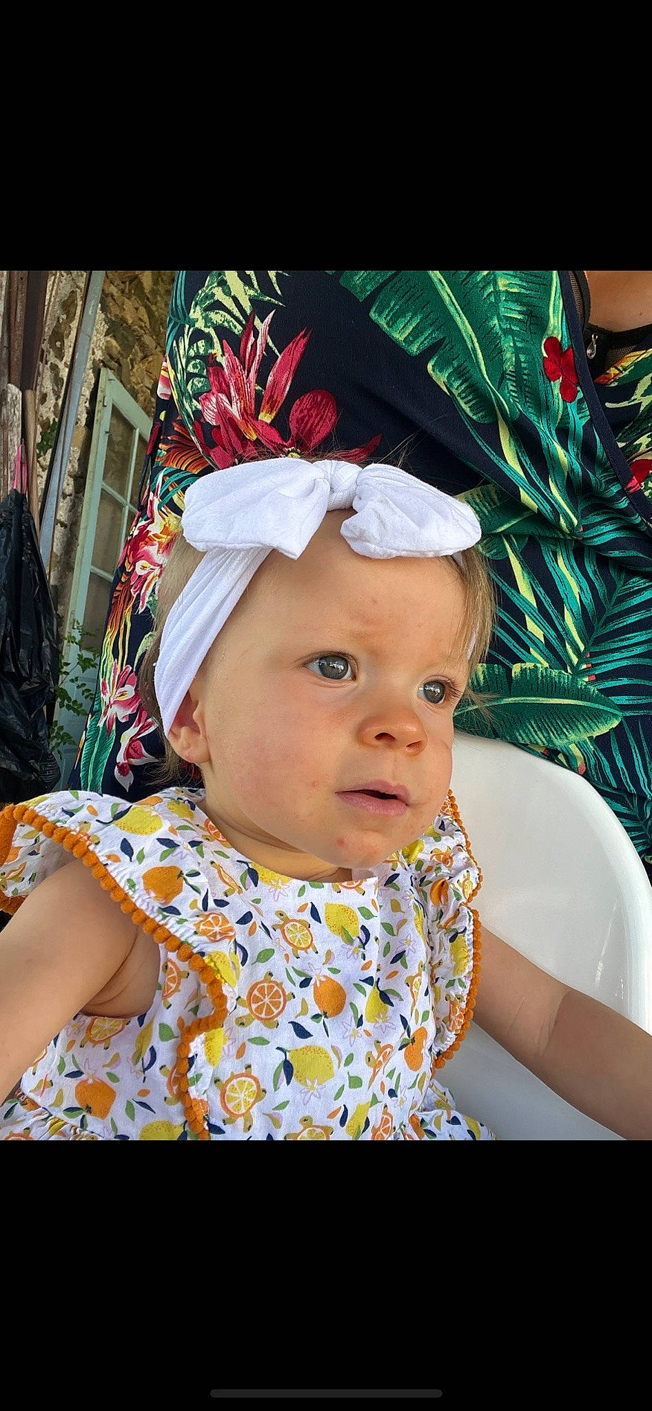 Lola a rejoint le concours — aidez-le/la à gagner de superbes lots ! baby, baby_toddler_clothing, cap, child, costume_hat, event, fashion_accessory, fun, grass, happy, headband, headgear, headpiece, headwear, holiday, magenta, pattern, person, pink, textile