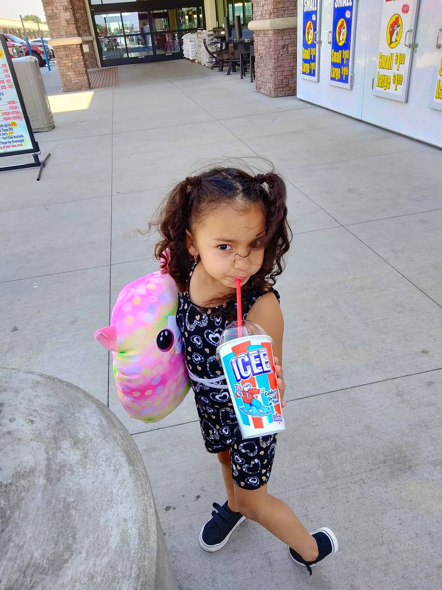 Loveli joined the competition — help win amazing prizes! asphalt, child, city, cool, fun, hair, happy, human_settlement, infrastructure, leisure, person, photograph, pink, public_space, road, road_surface, sidewalk, snapshot, street, t_shirt