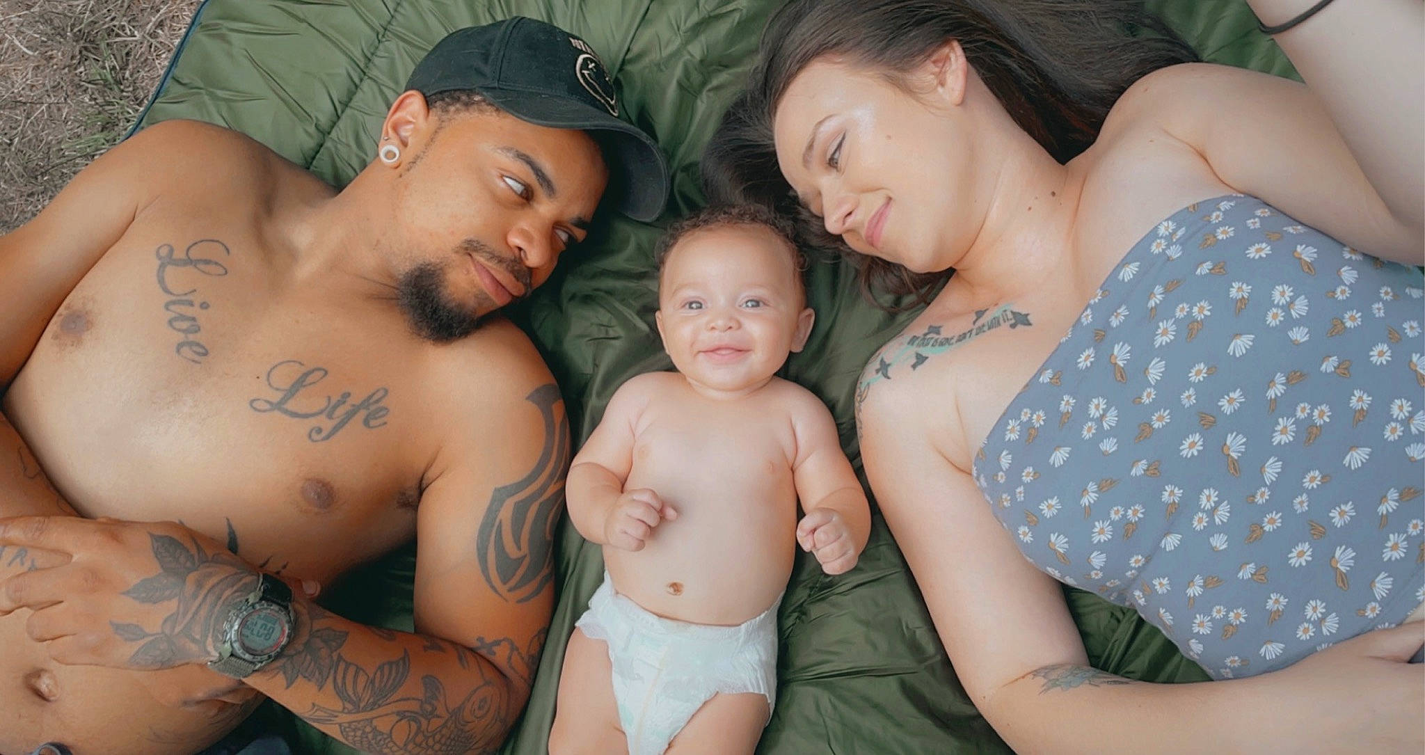 Carter is registered to the contest to win money with this photo: arm, beard, eye, facial_expression, fashion, hair, hairstyle, hand, head, headwear, human, human_body, joint, joy, muscle, neck, organ, person, photograph, shoulder