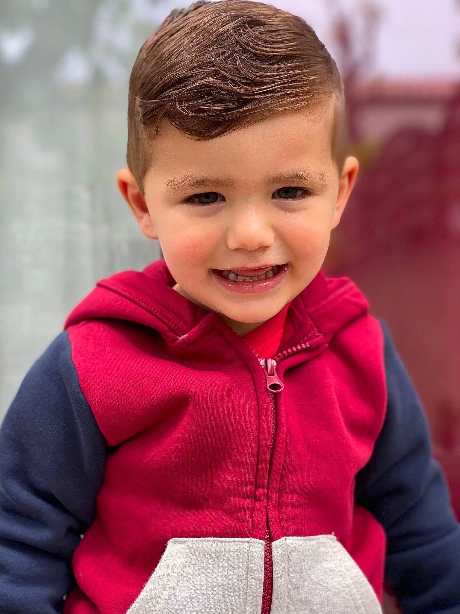 Lissandro a rejoint le concours — aidez-le/la à gagner de superbes lots ! cheek, child, cool, face, fashion, flash_photography, fun, happy, head, joy, leisure, lip, magenta, neck, outerwear, person, sitting, skin, sleeve, smile